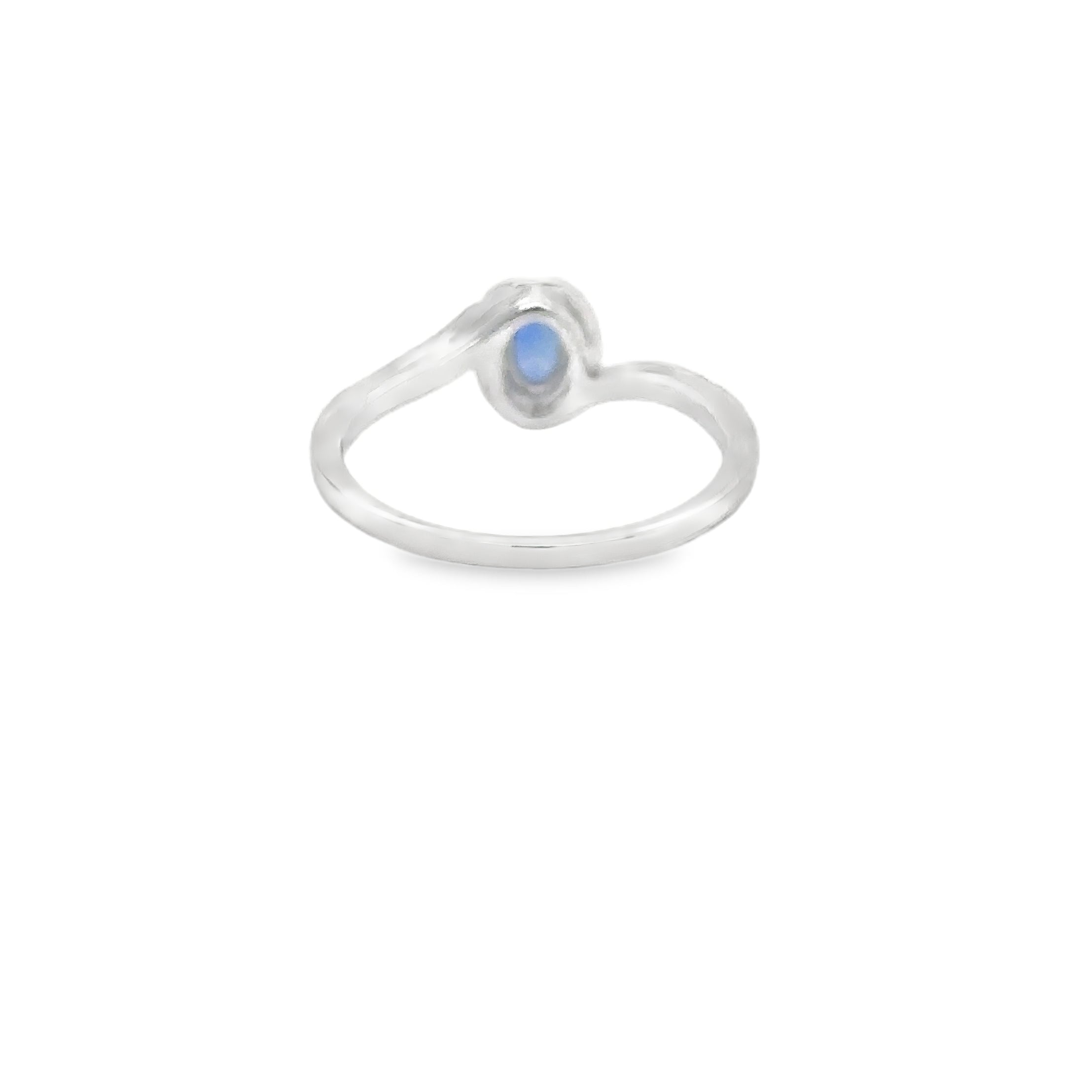 Anillo Oro Blanco De 18 Quilates, Zafiro Azul Y Diamantes 0.85 Ct.