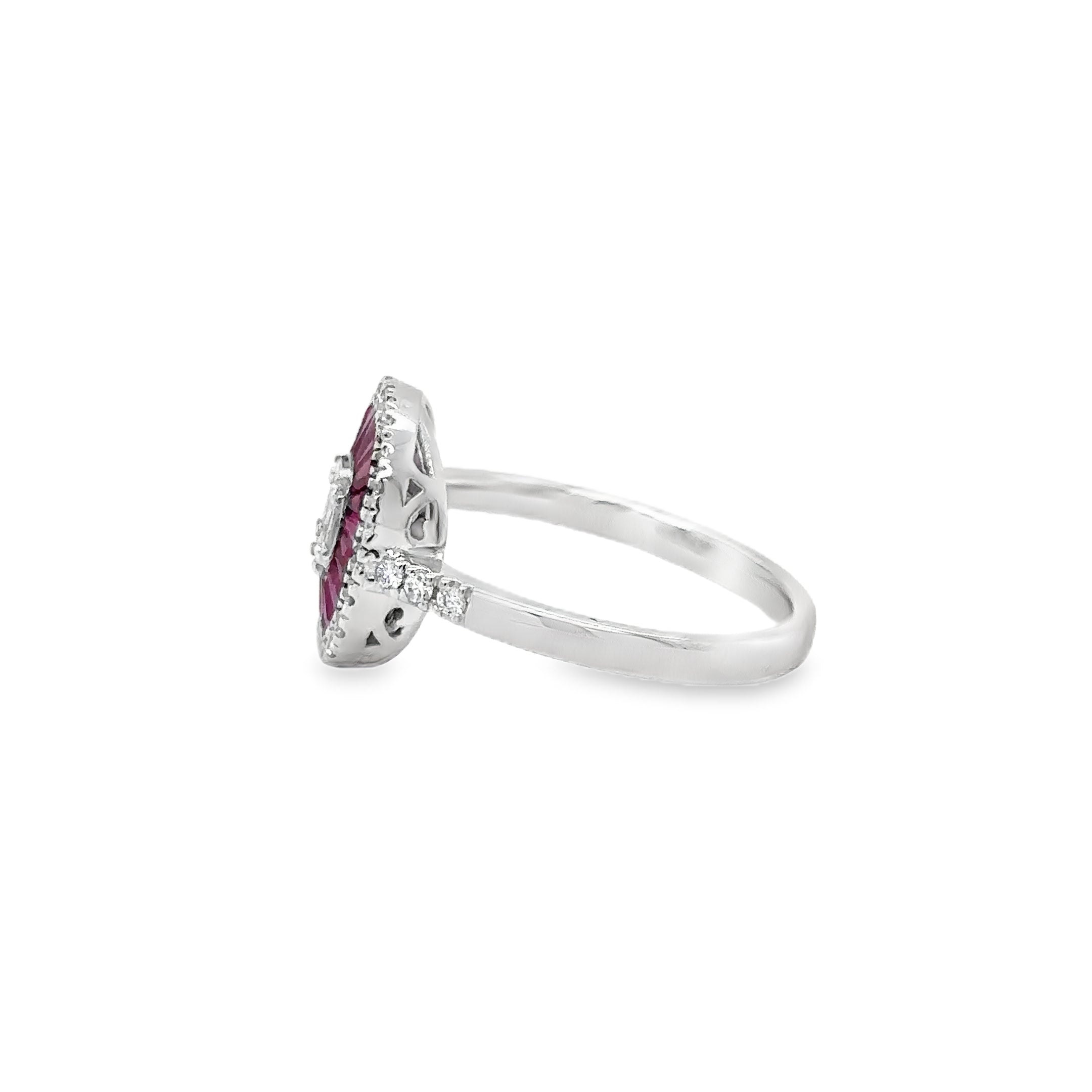 Anillo De Oro Blanco De 14 Quilates Rubí Y Diamantes 1.16 Ct.