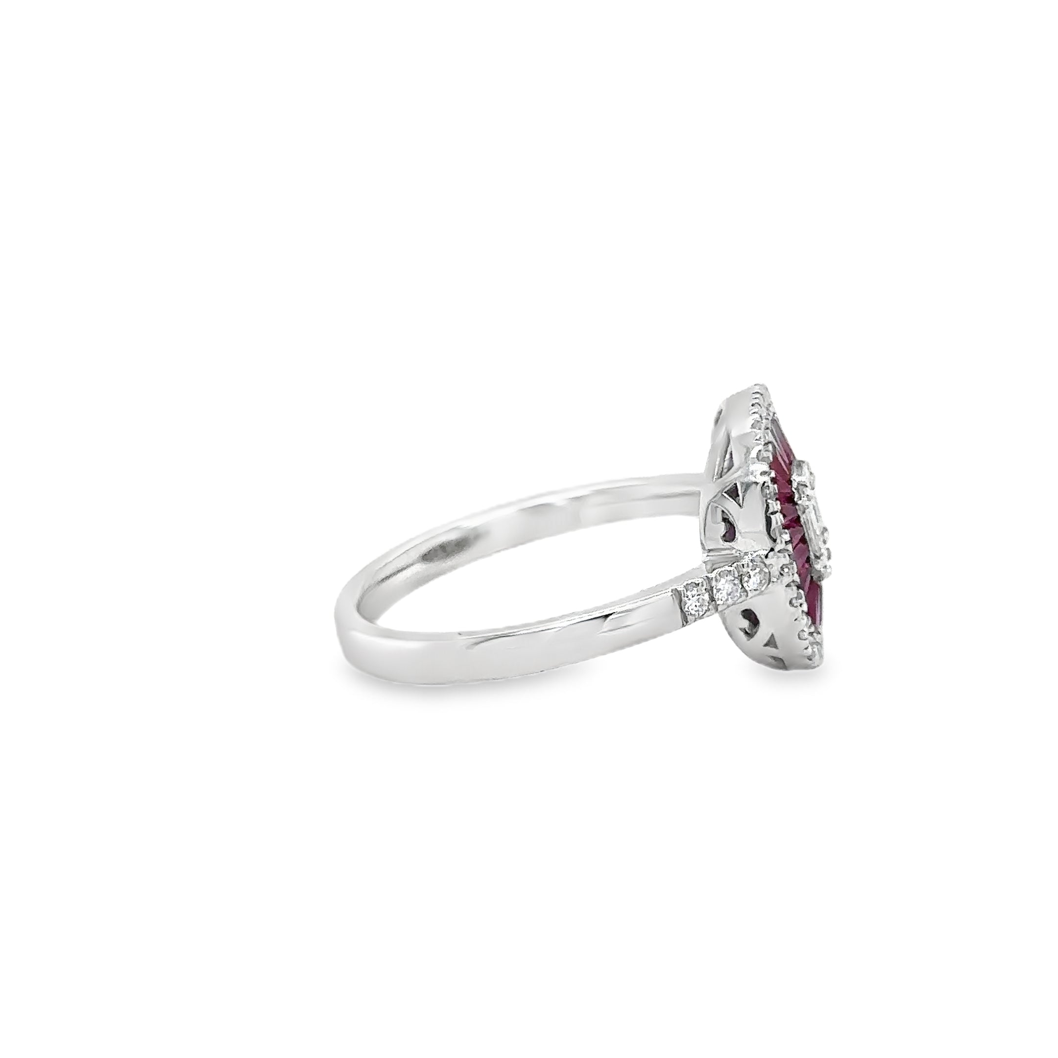 Anillo De Oro Blanco De 14 Quilates Rubí Y Diamantes 1.16 Ct.
