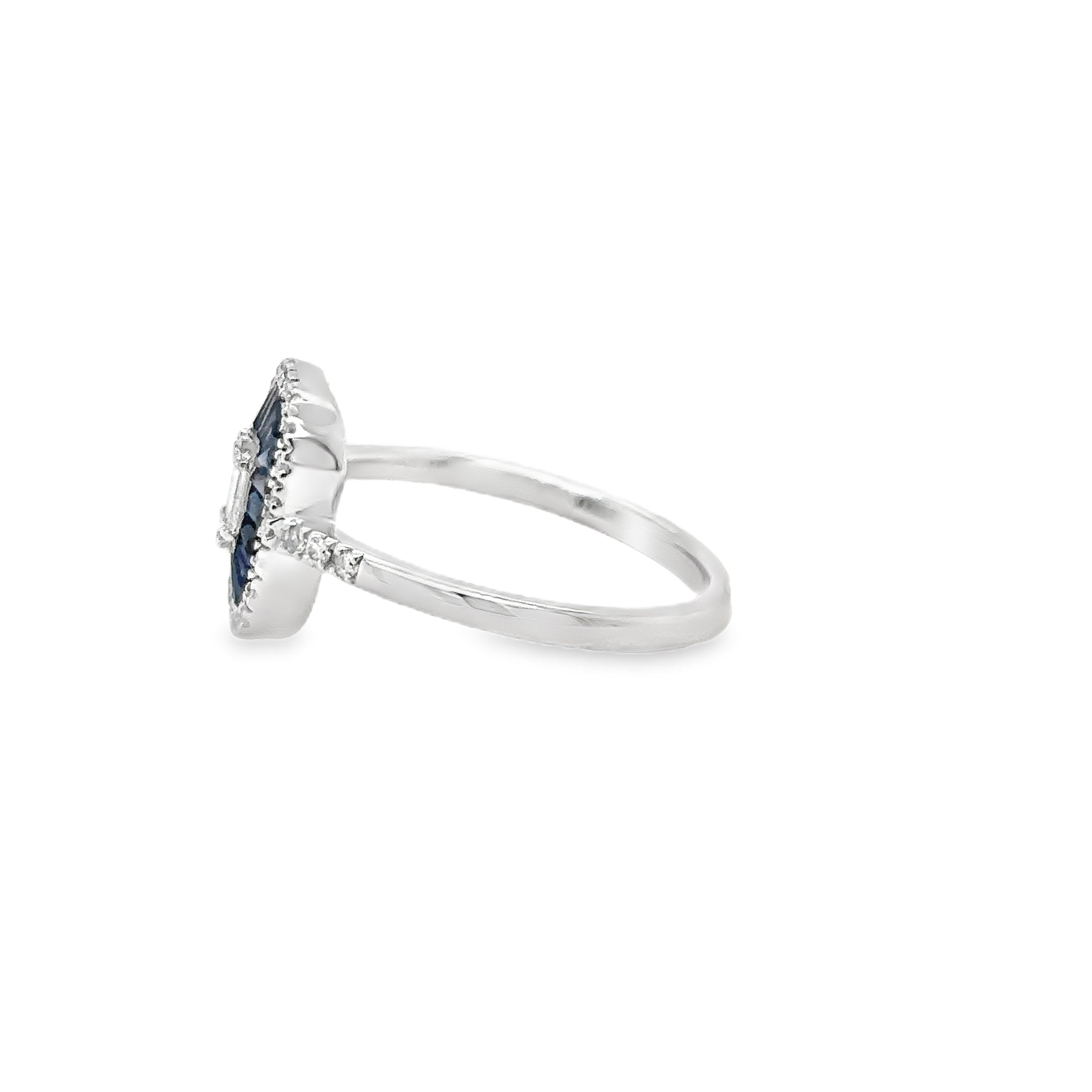 Anillo De Oro Blanco De 14 Quilates Con Diamantes Y Zafiros 1.05 Ct.