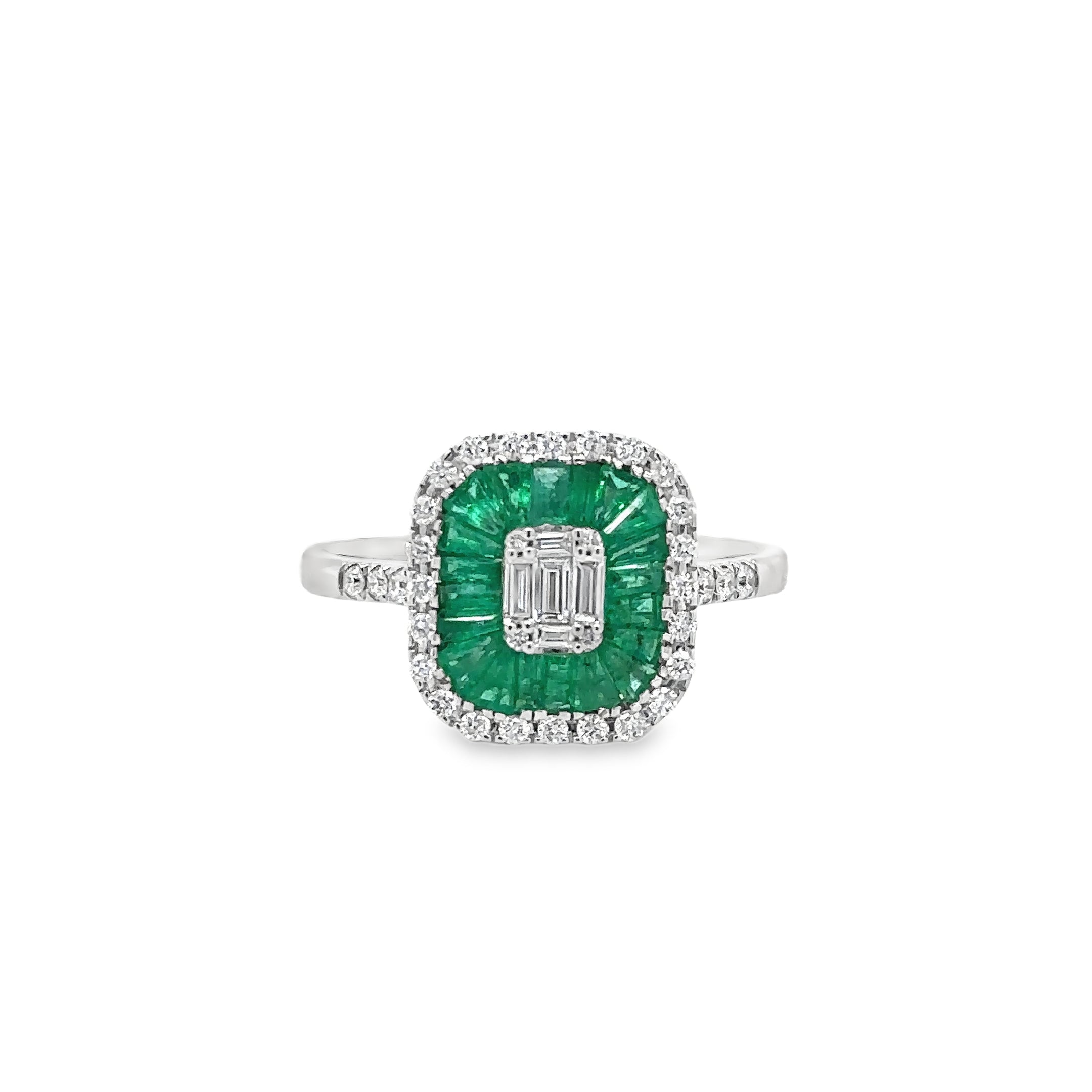 Anillo De Oro Blanco De 14 Quilates Con Esmeraldas Y Diamantes 1.33 Ct.
