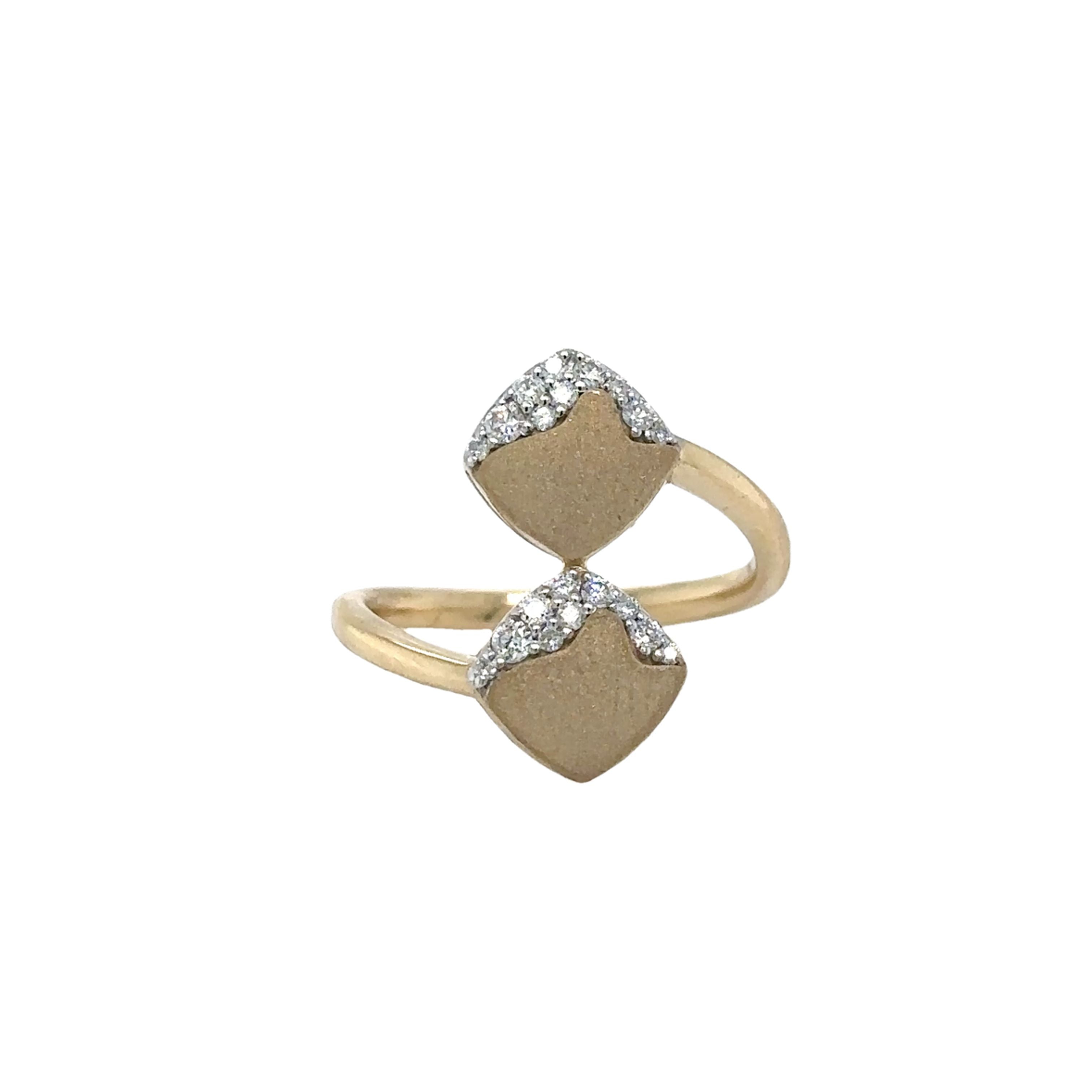 Anillo De Oro Amarillo De 14 Quilates Con Acabado Mate De Diamantes 0.22 Ct.