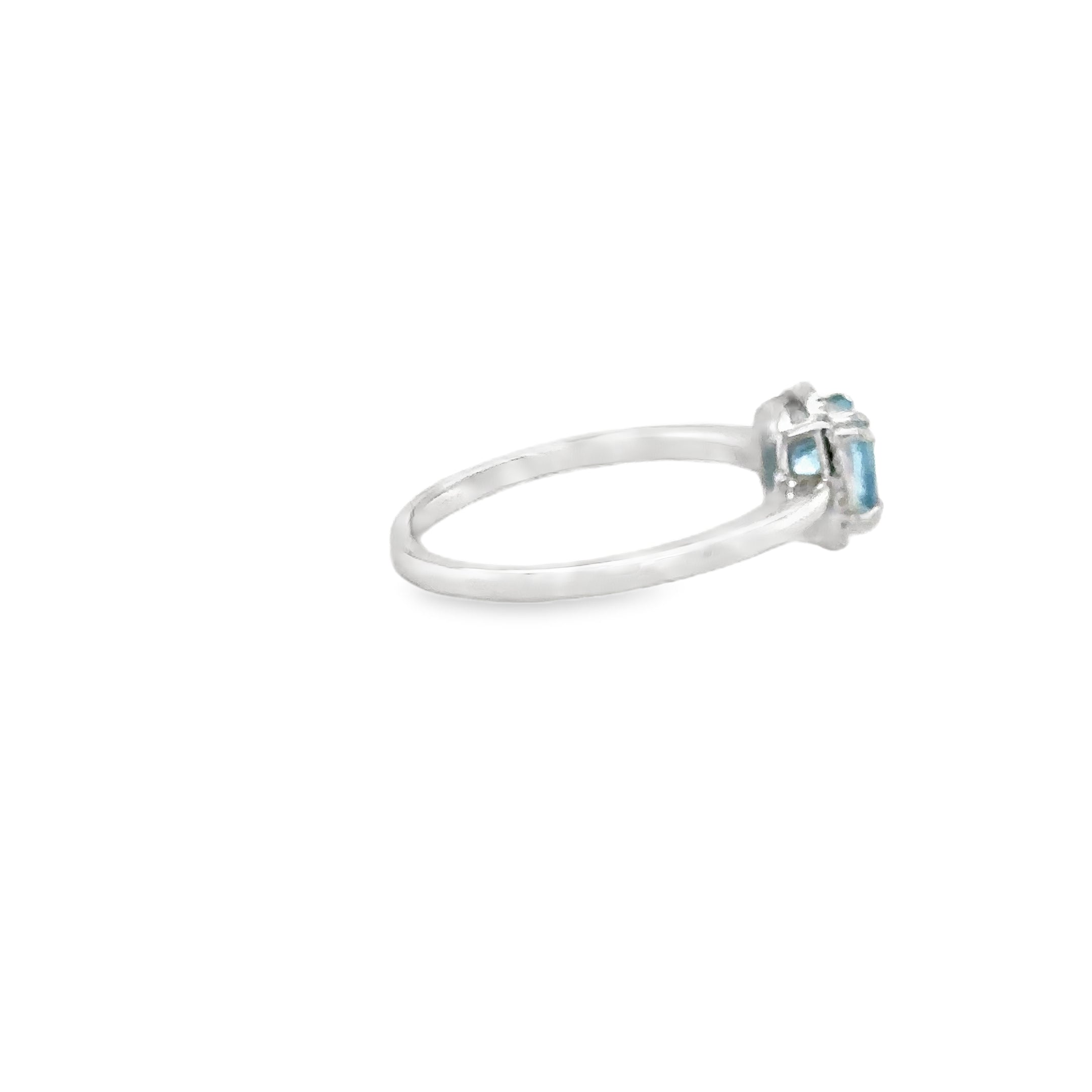 Anillo Aguamarina Oro Blanco De 14 Quilates Con Diamantes 0.92 Ct.