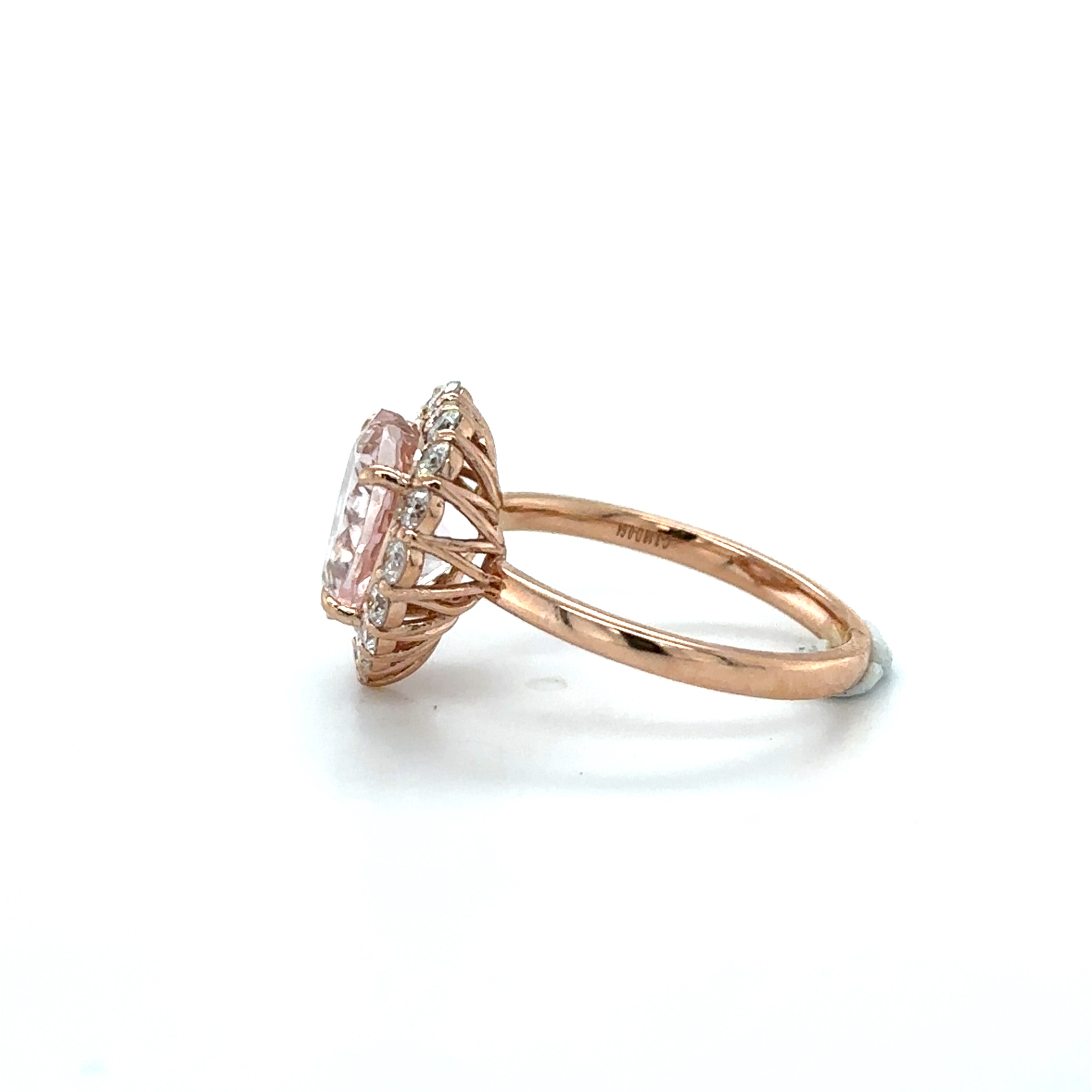 Anillo De Oro Rosa De 14 Quilates Con Morganita Y Diamantes 3.82 Ct.