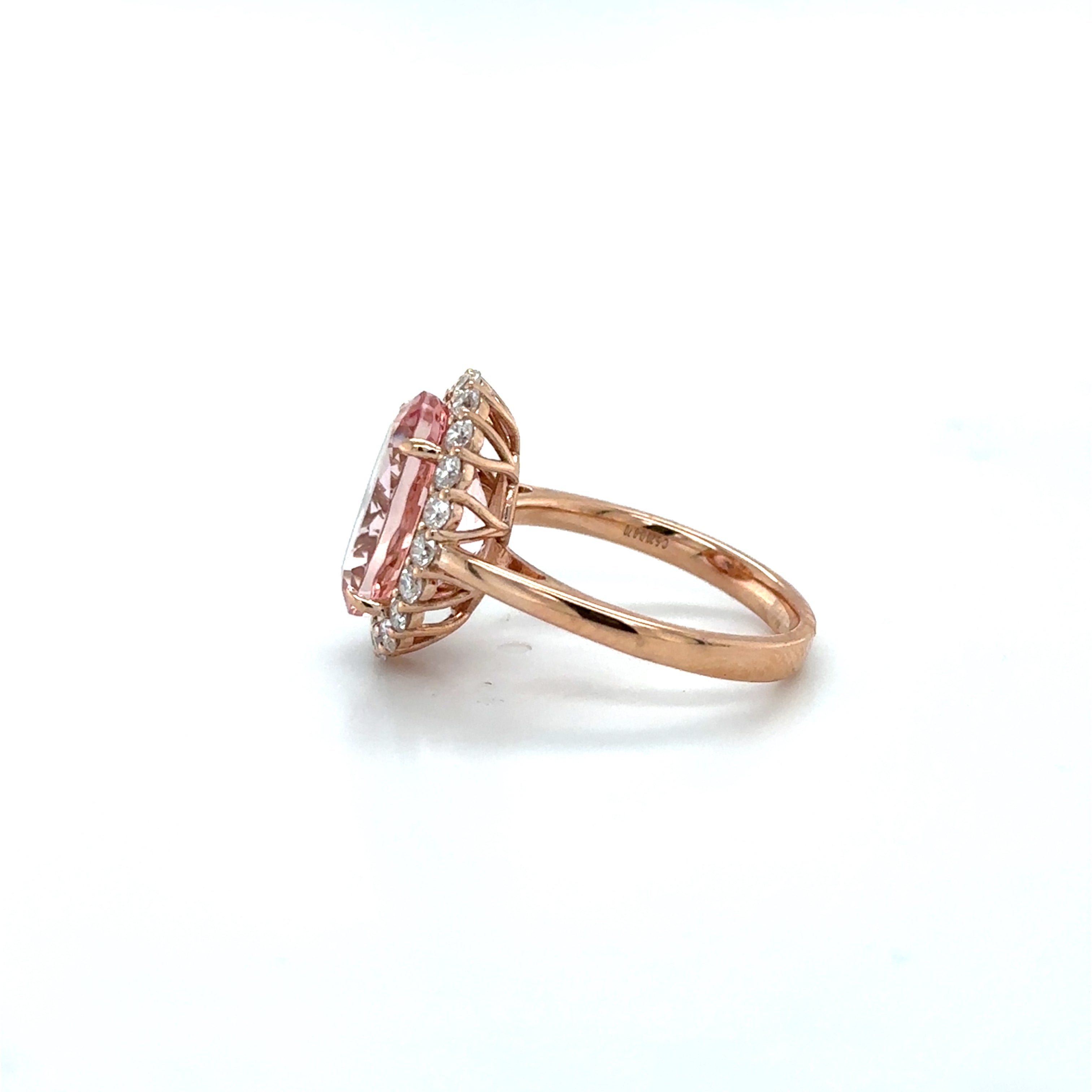 Anillo De Oro Rosa De 14 Quilates Con Morganita Y Diamantes 5.9 Ct.