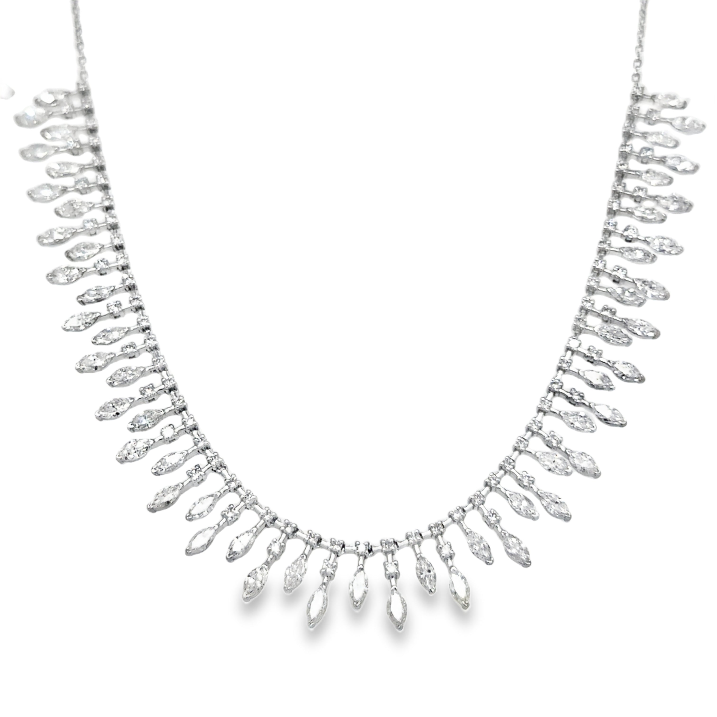Collar De Diamantes De Oro Blanco De 18 Kt 7.19 Ct.