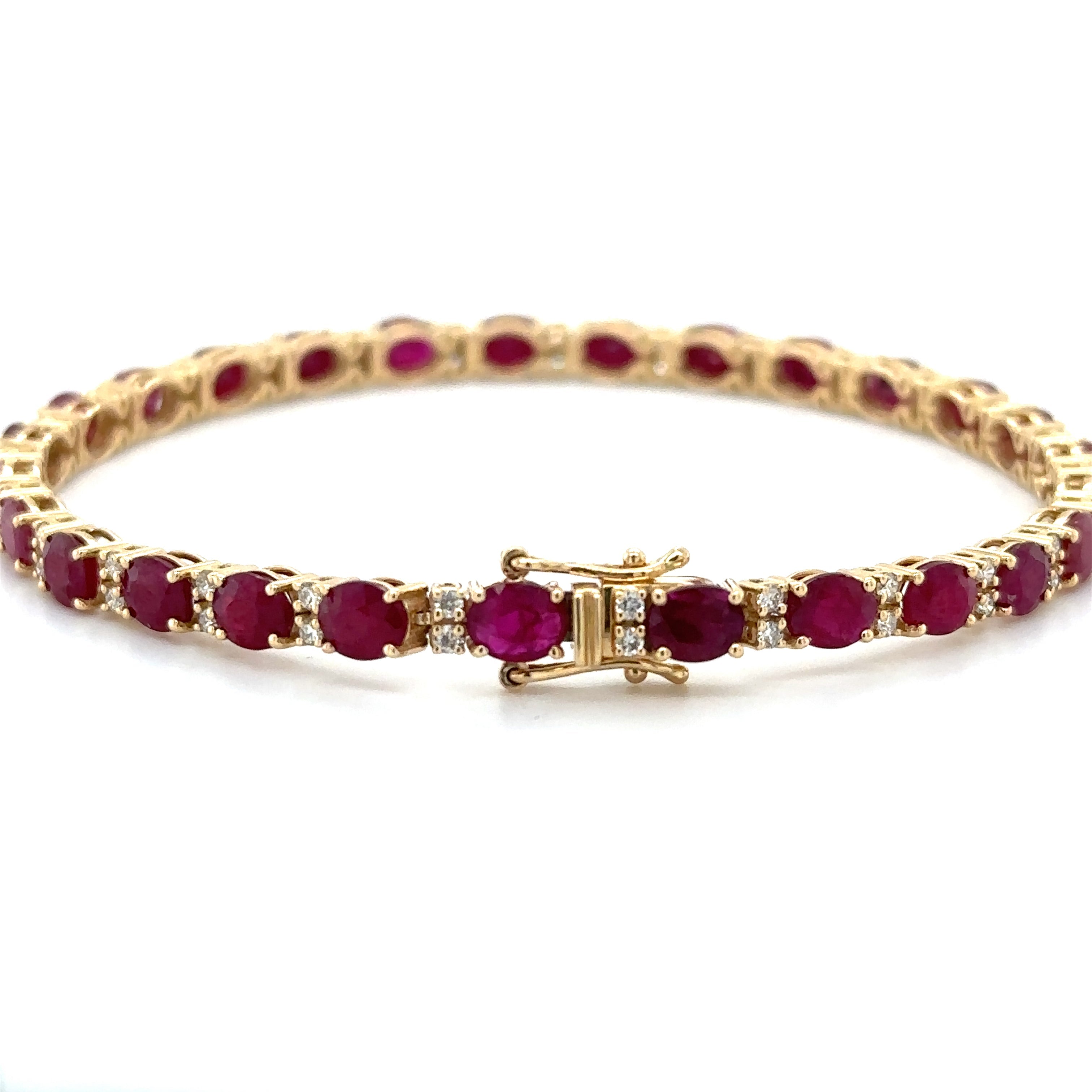 Pulsera De Oro Amarillo De 14 Quilates Con Rubíes Y Diamantes 10.9 Ct.