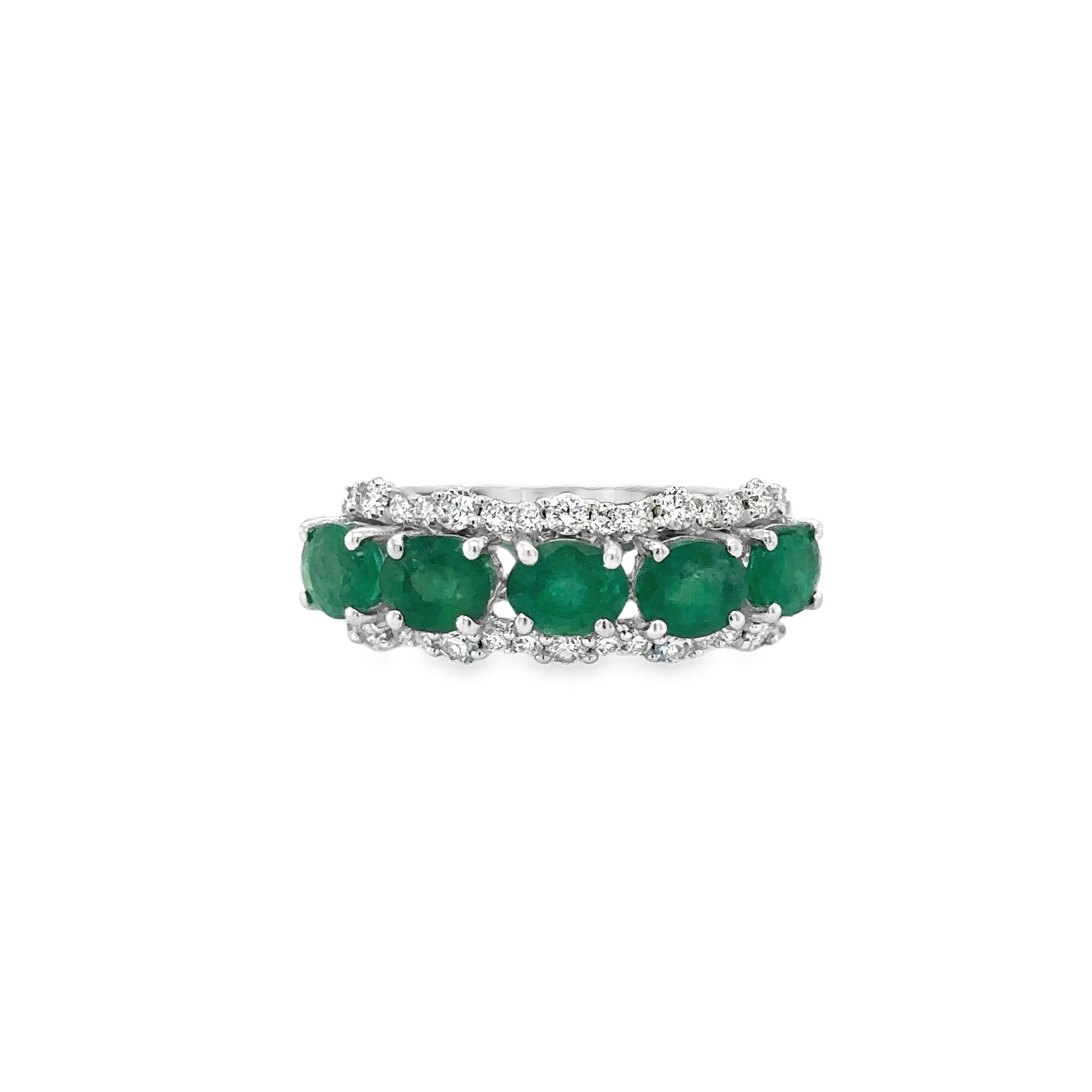 Anillo De Oro Blanco De 14 Kt Con Esmeralda Y Diamantes, 2.36 CT