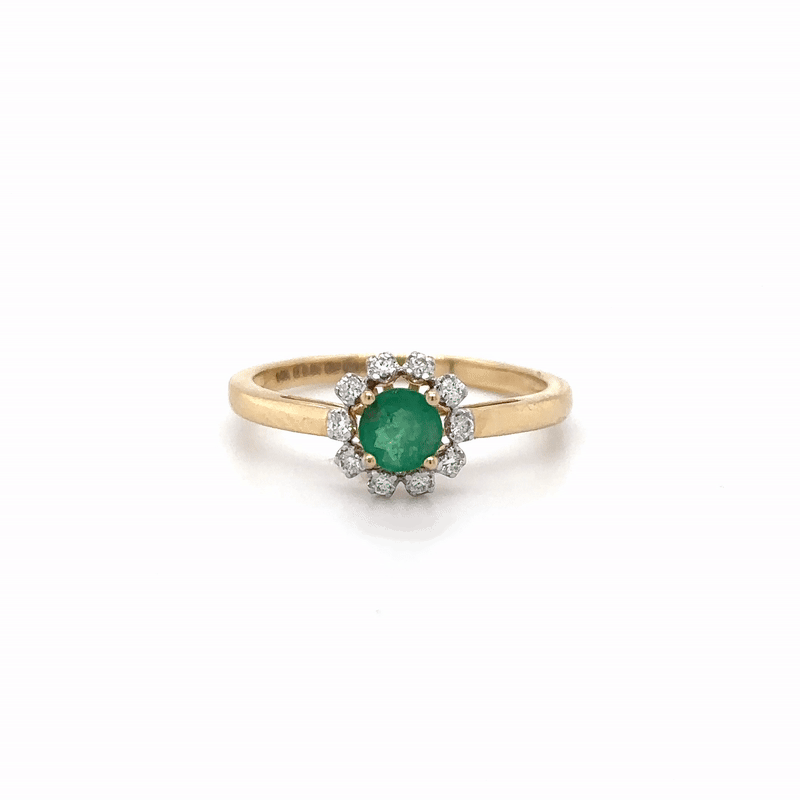 Anillo De Oro Amarillo De 14 Quilates Con Esmeraldas Y Diamantes 0.44 Ct.