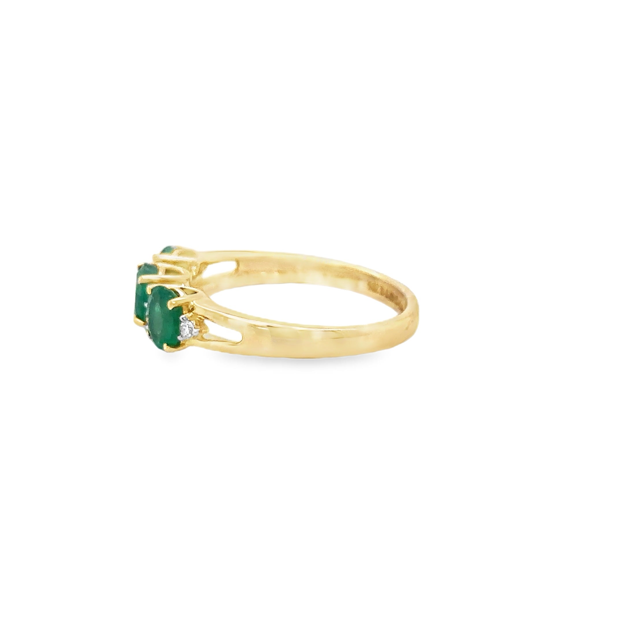 Anillo De Oro Amarillo De 14Kt Con Esmeralda Y Diamantes, 1.12 CT