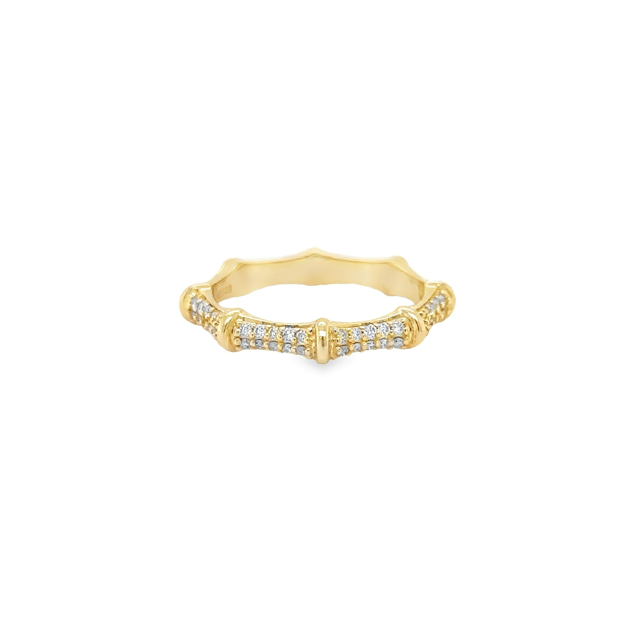 Anillo De Oro Amarillo De 14 Quilates Con Diamantes Media Banda 0.18 Ct.