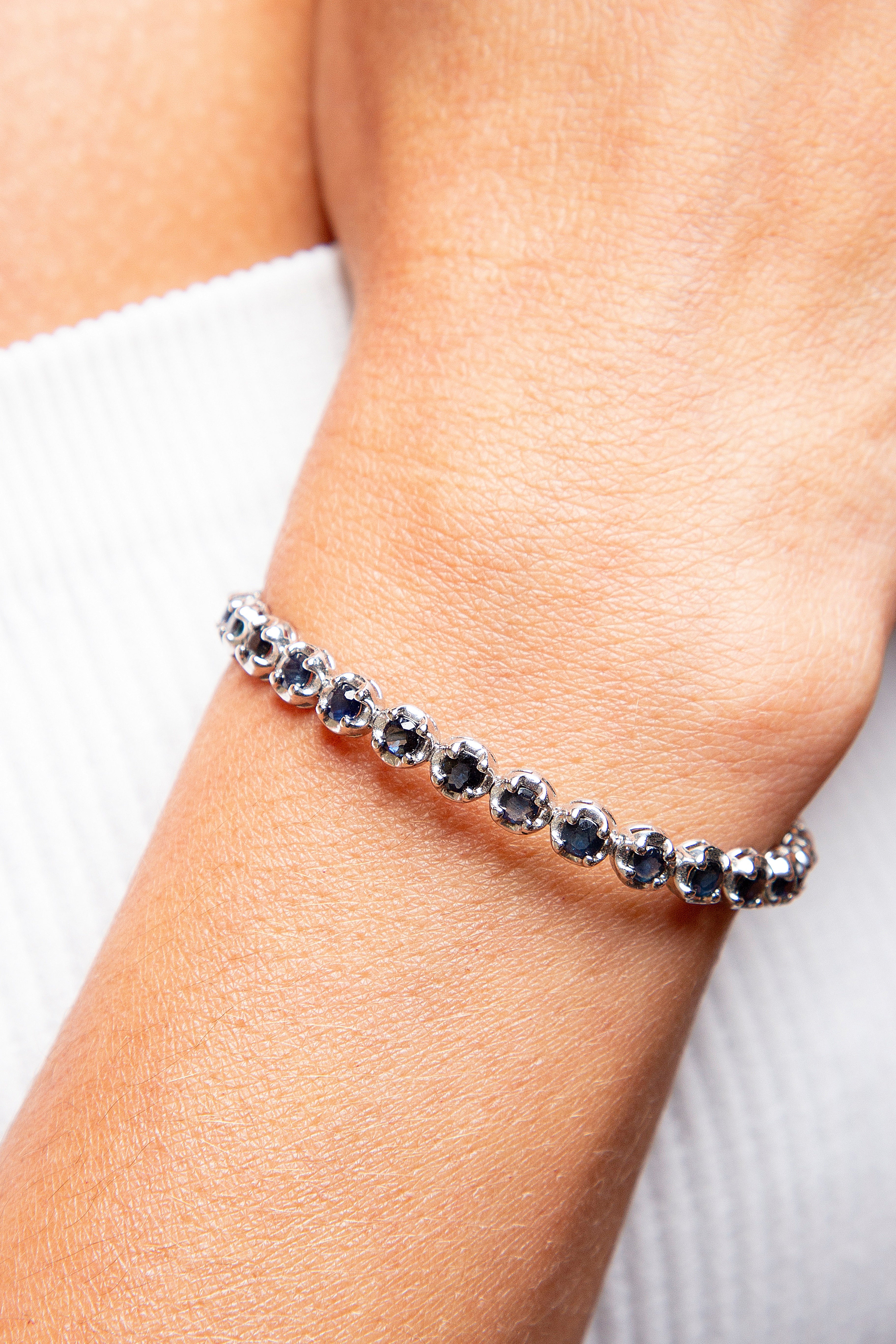 Pulsera Tennis Bezel Zafiro Oro Blanco 14K 5 ct.