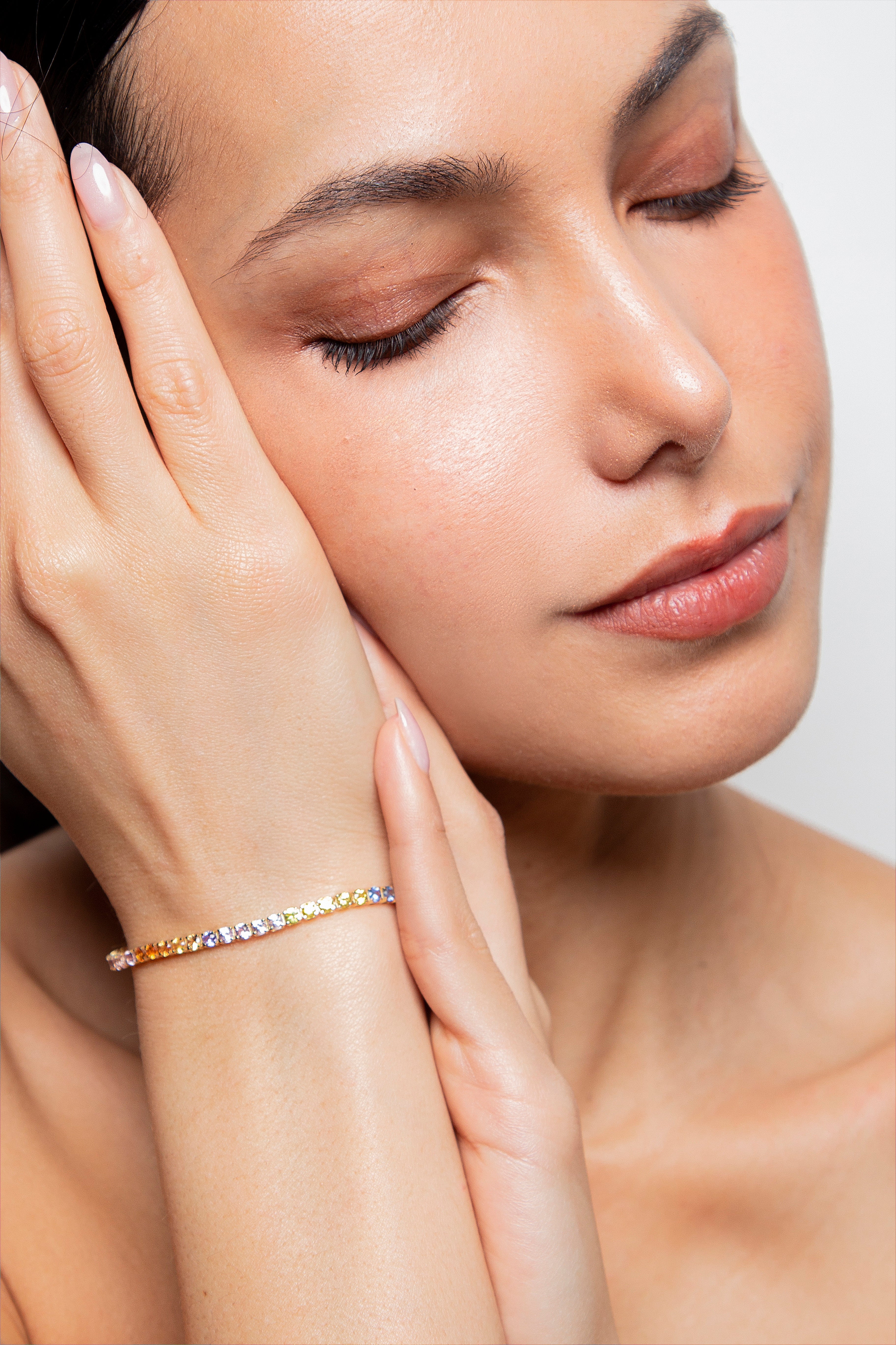 Pulsera Tennis Multi Zafiro Oro Amarillo 14K 5.83 ct.