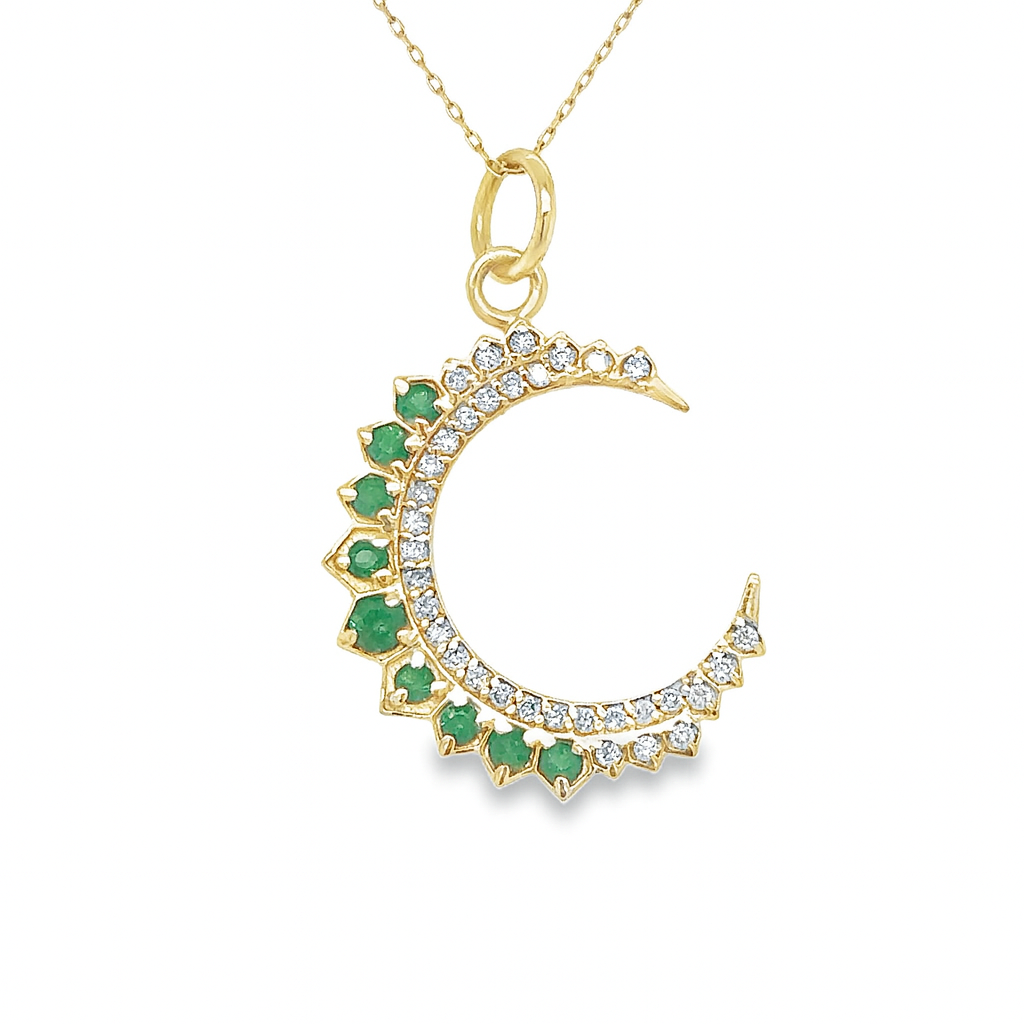 Colgante Media Luna De Oro Amarillo De 14 Quilates Con Esmeralda Y Diamantes 0.52 Ct.