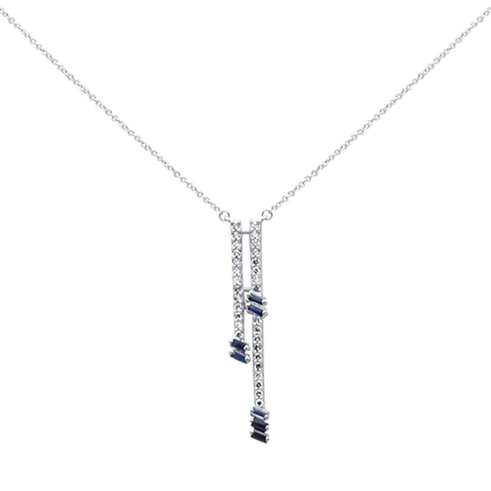 Collar con colgante de zafiro azul y diamantes en oro blanco de 14K, 0.58CT.