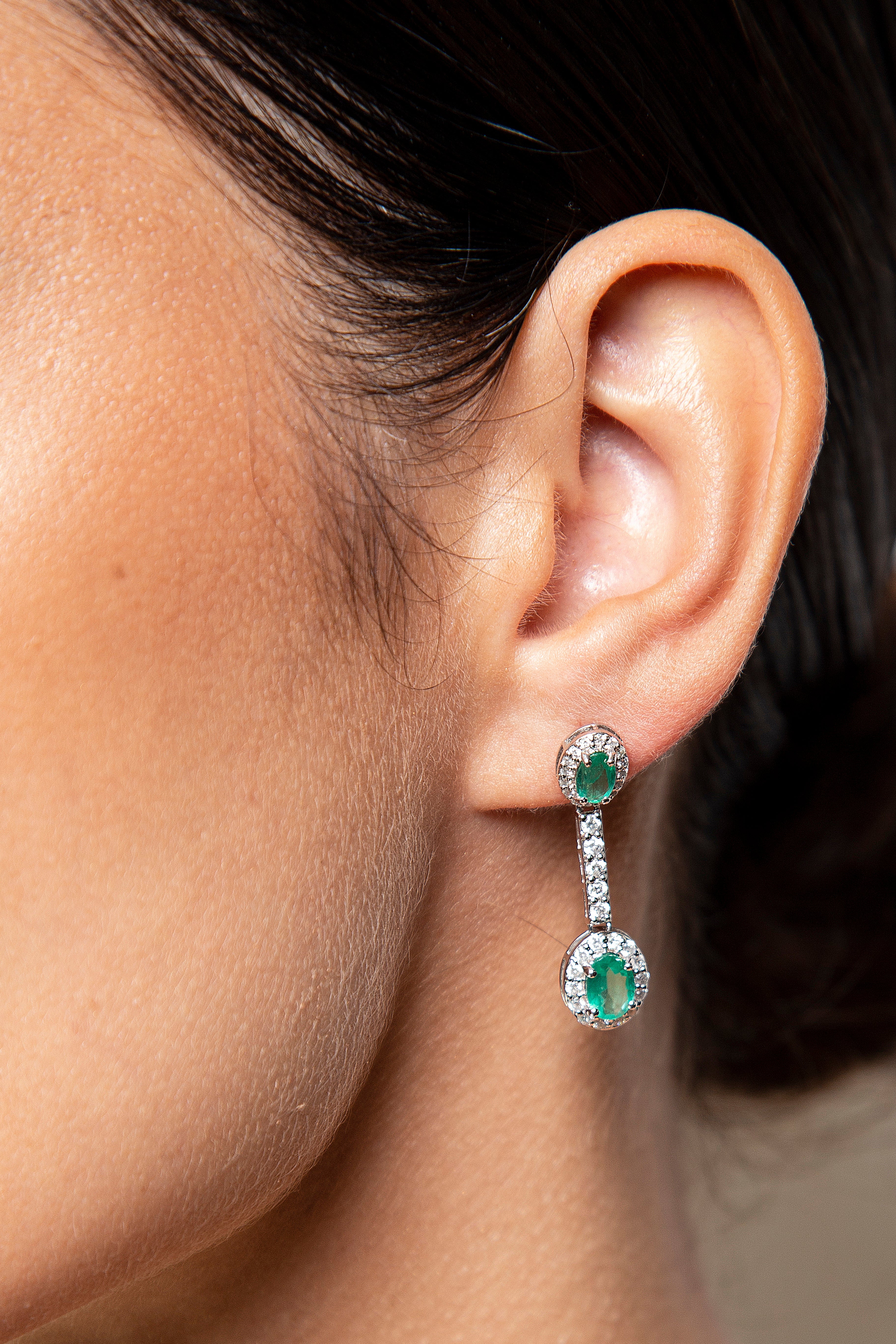 Aretes Largos / Colgantes Diamante Esmeralda Oro Blanco 14K 2.84 ct.