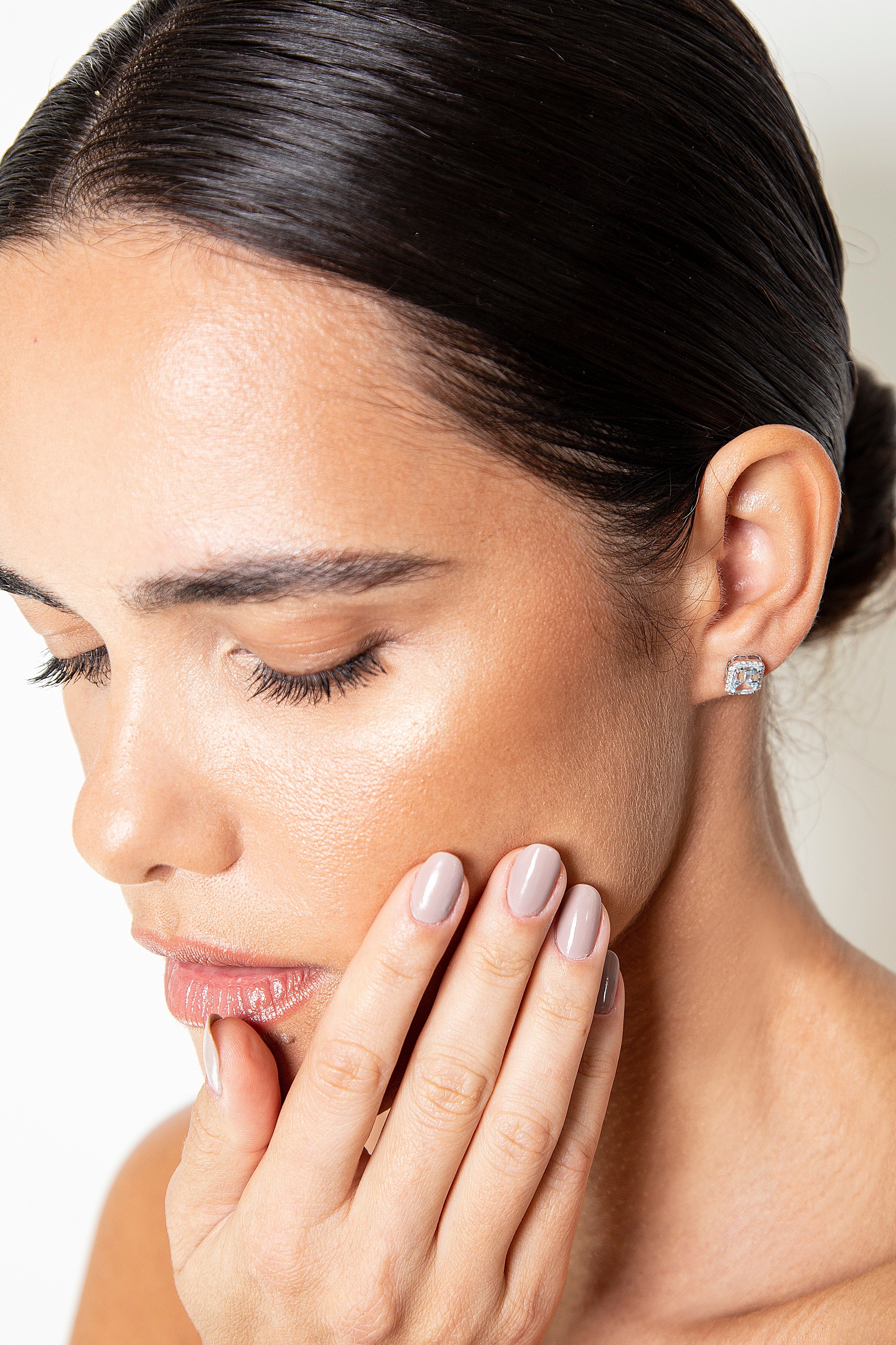 Aretes Studs Halo Diamante Aguamarina Oro Blanco 14K 2.79 ct.