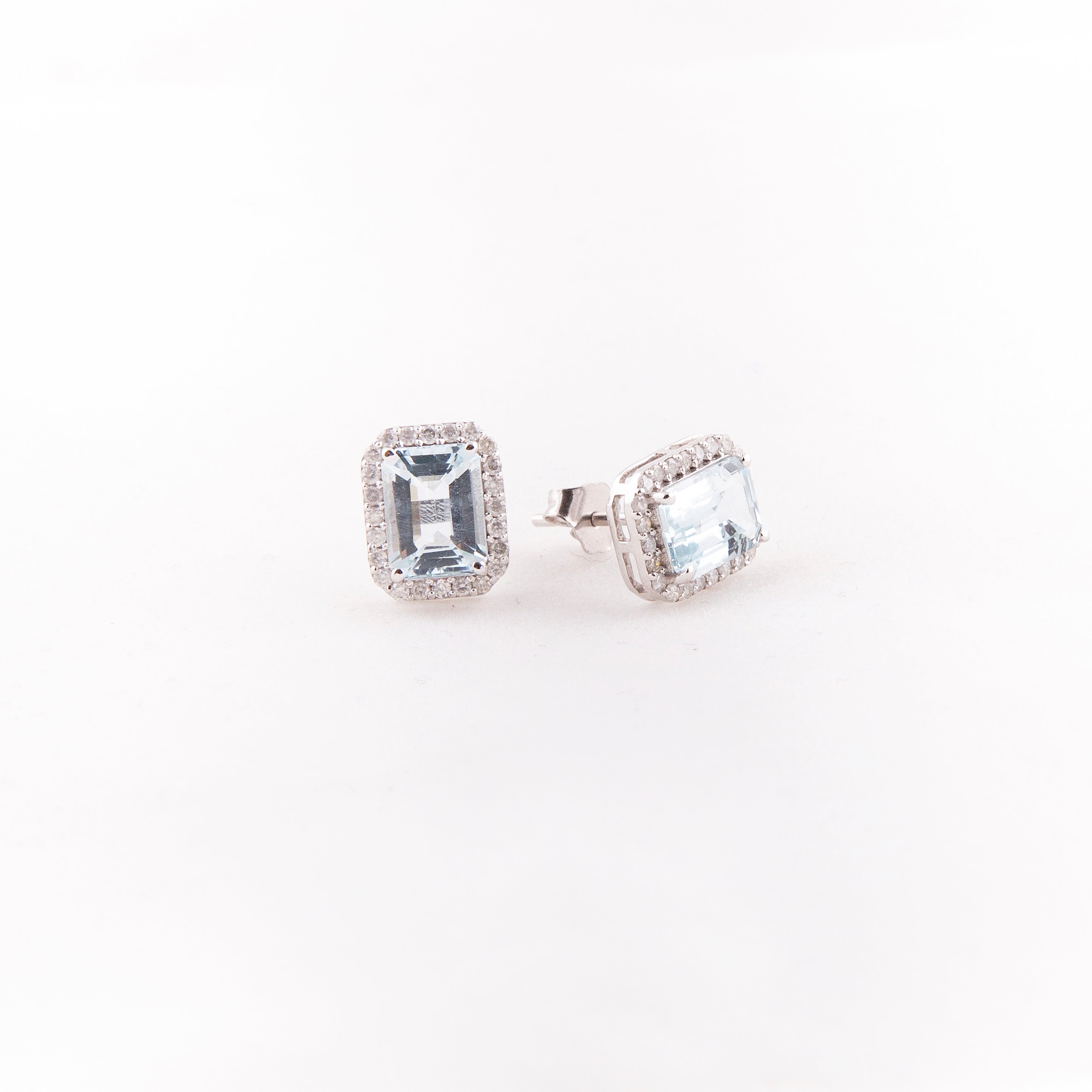 Aretes Studs Halo Diamante Aguamarina Oro Blanco 14K 2.79 ct.