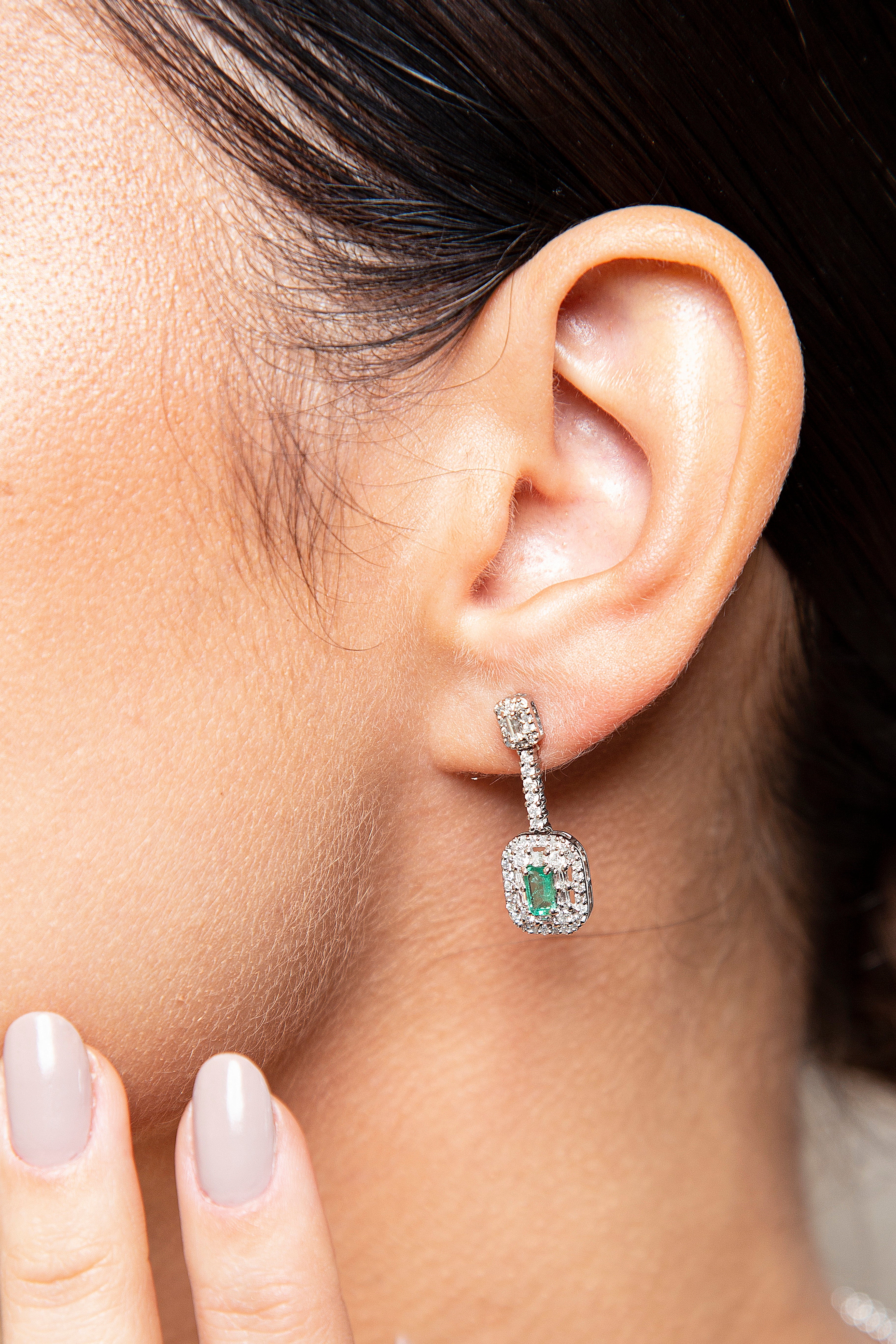 Aretes Largos / Colgantes Diamante Esmeralda Oro Blanco 14K 1.49 ct.