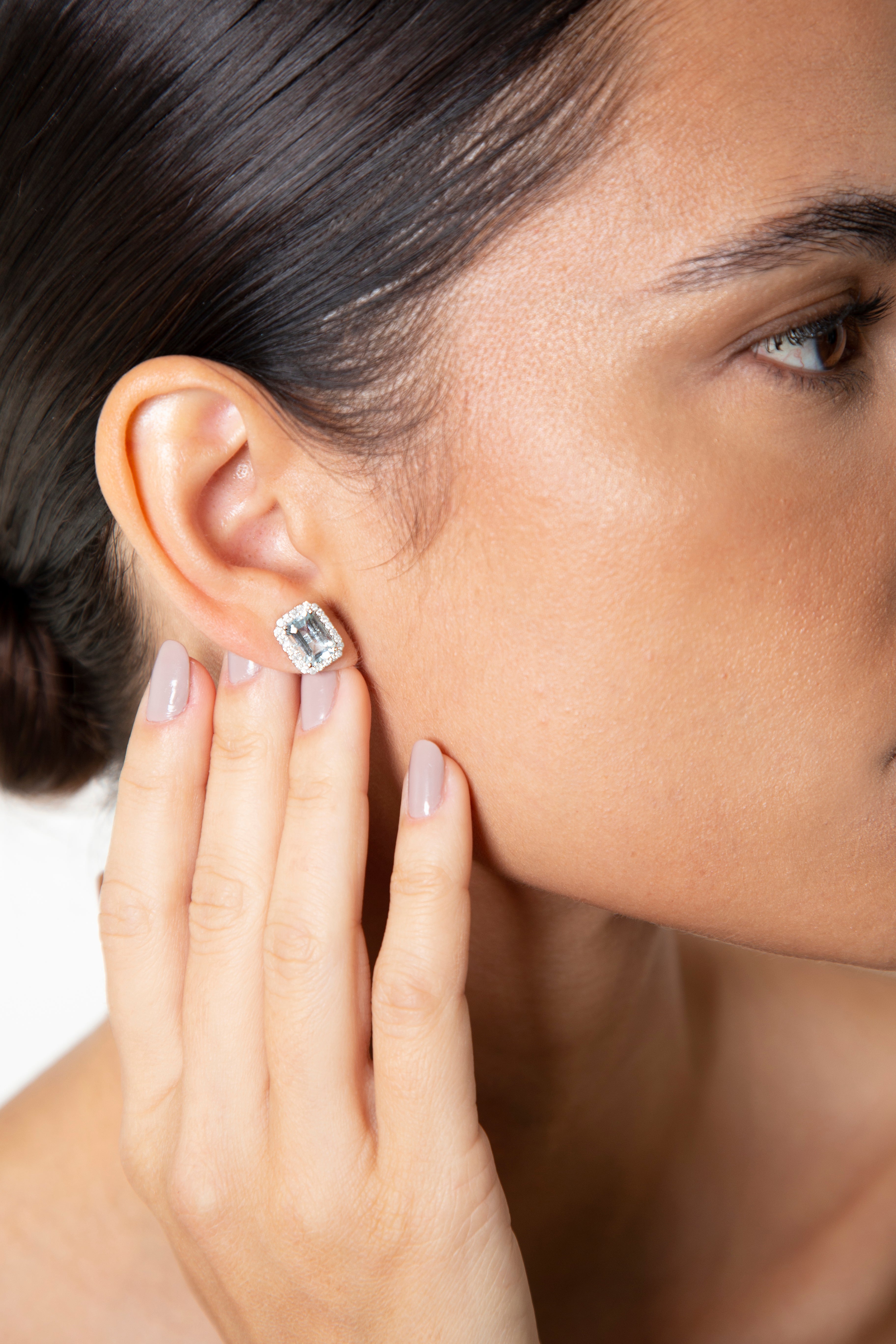 Aretes Studs Halo Diamante Aguamarina Oro Blanco 14K 1.73 ct.