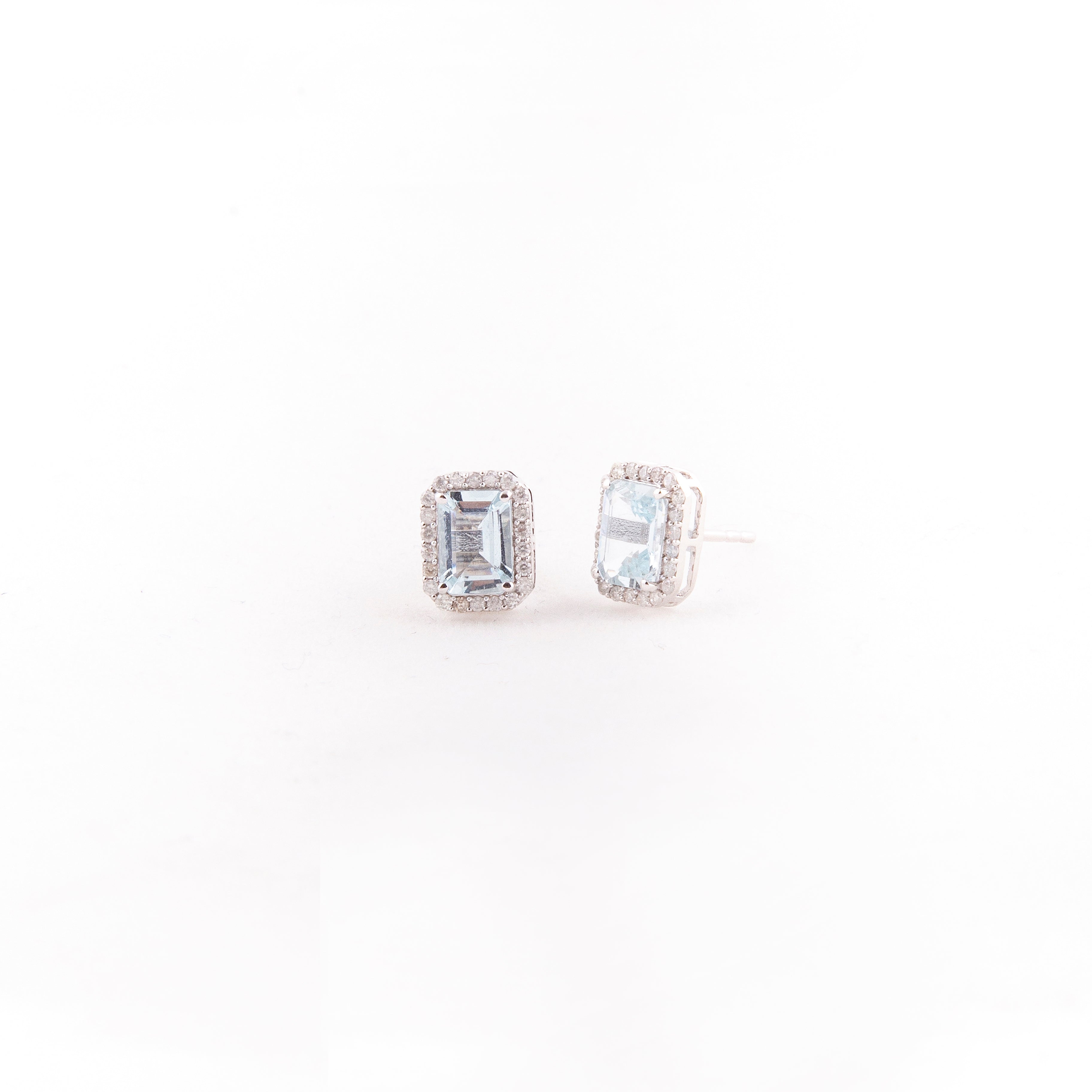 Aretes Studs Halo Diamante Aguamarina Oro Blanco 14K 1.73 ct.