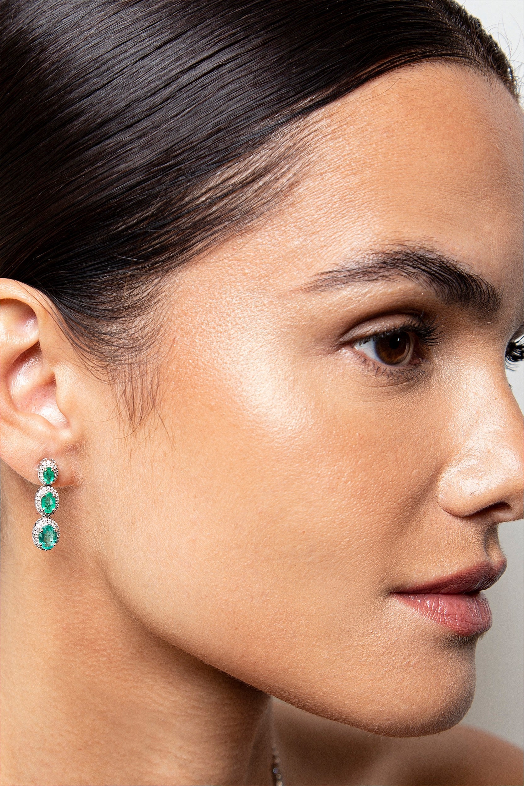 Aretes Largos / Colgantes Diamante Esmeralda Oro Blanco 14K 3.19 ct.