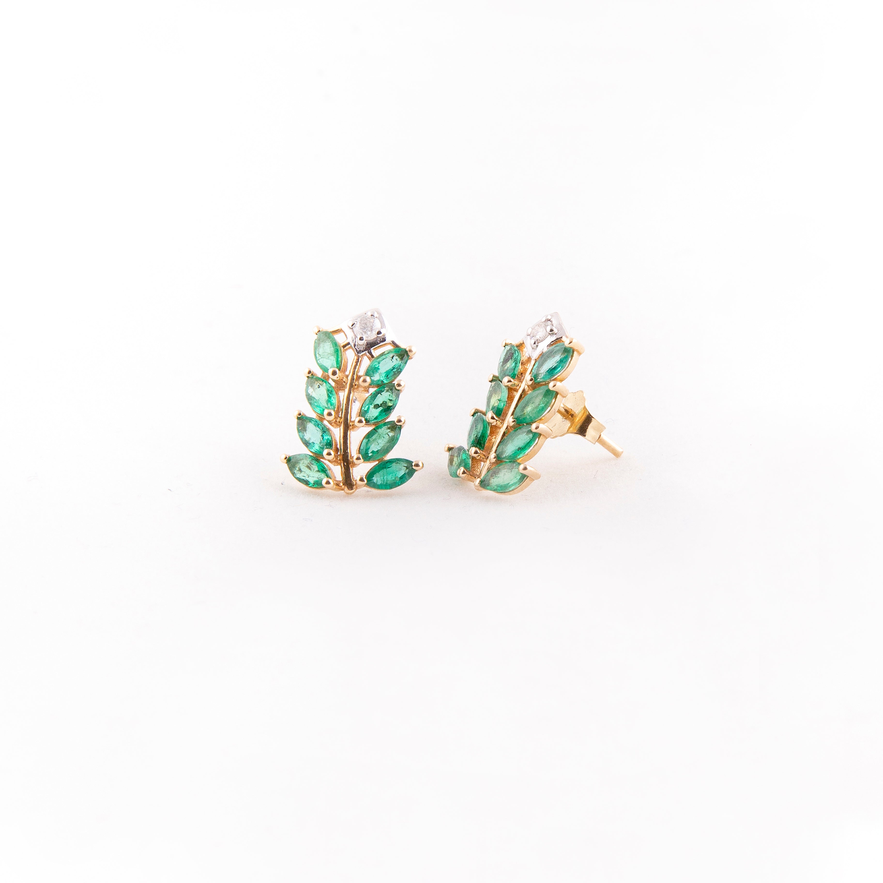 Aretes Flor Diamante Esmeralda Oro Amarillo 14K 1.65 ct.