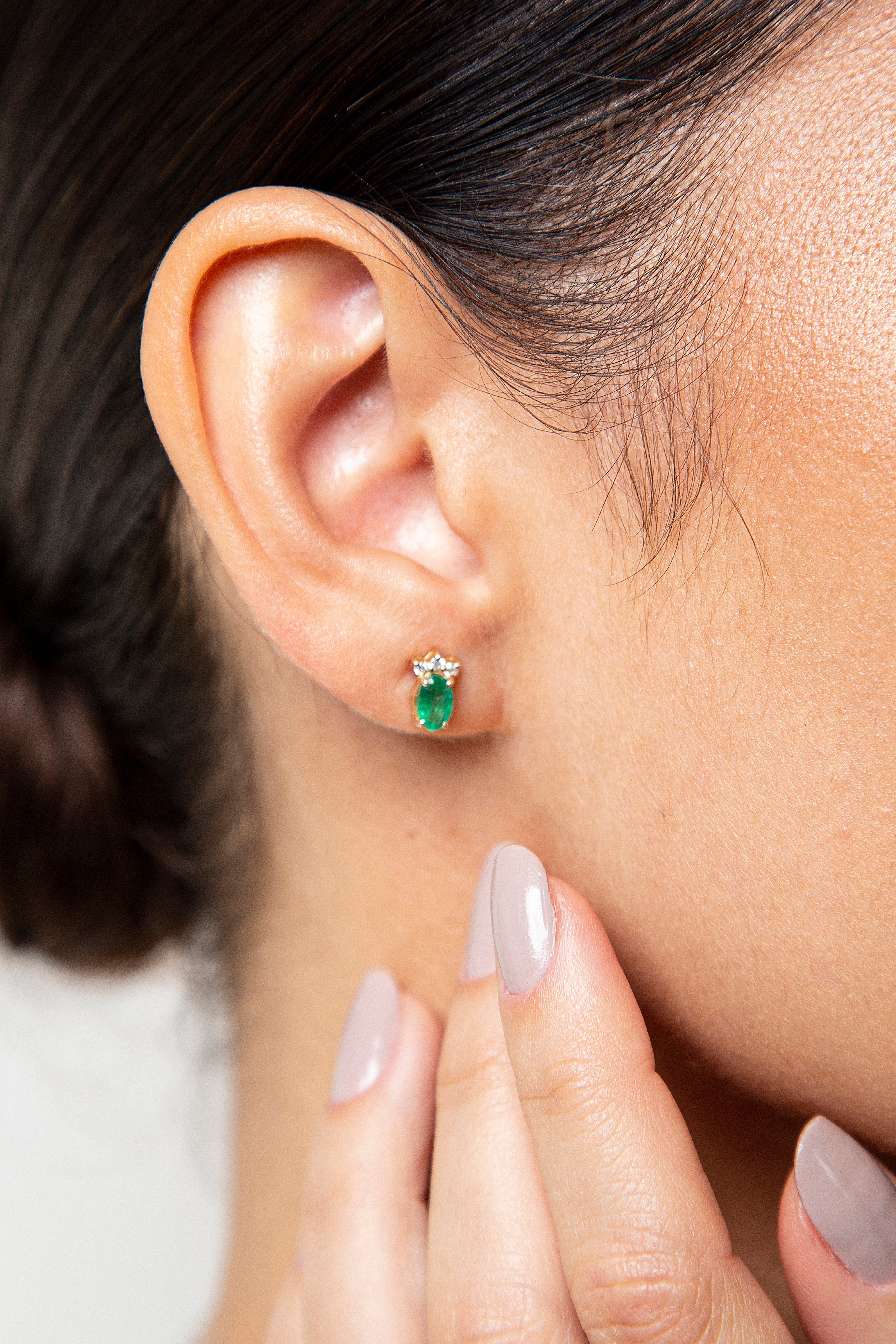 Aretes Studs Diamante Esmeralda Oro Amarillo 14K 0.95 ct.