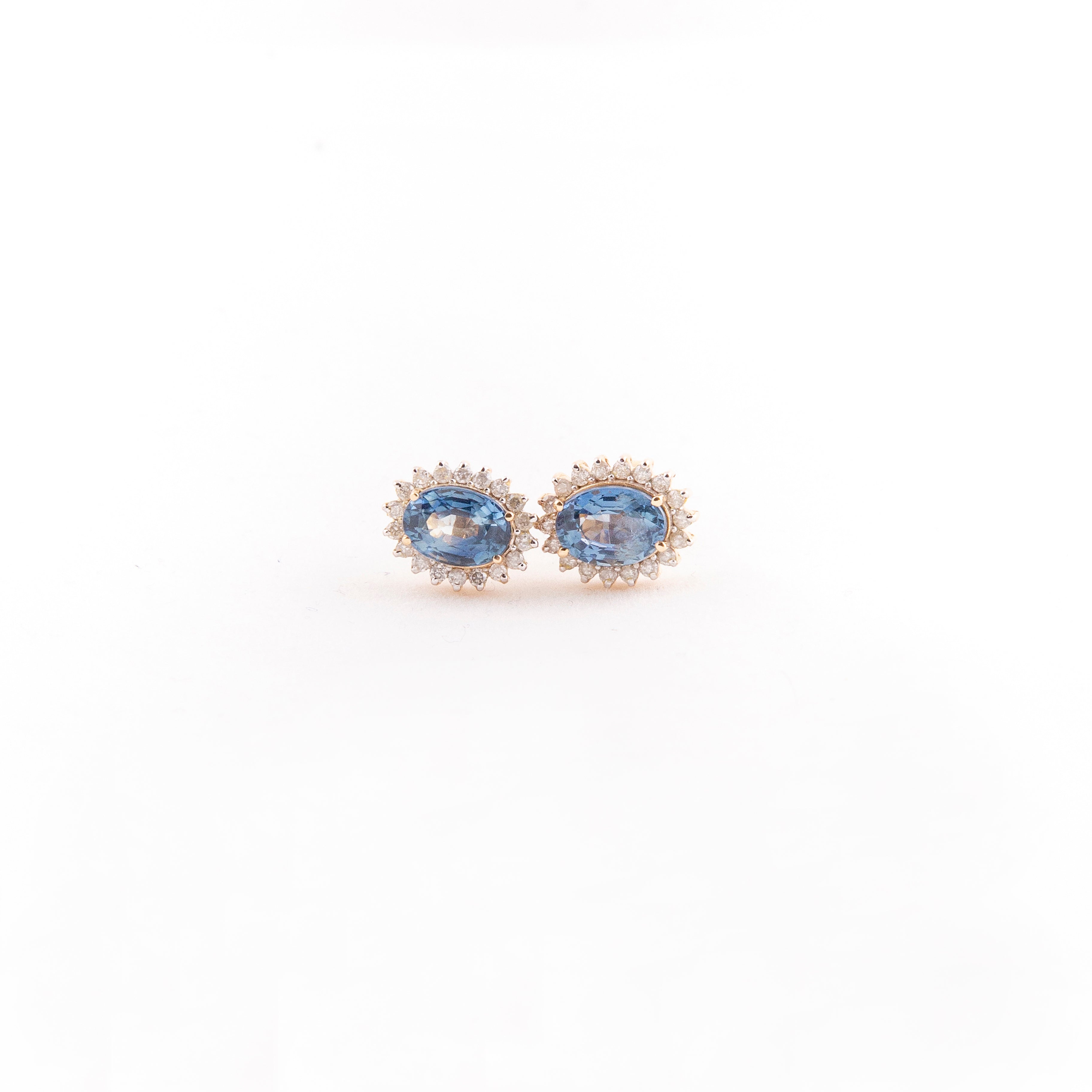 Aretes Studs Halo Diamante Zafiro Oro Amarillo 14K 2.53 ct.