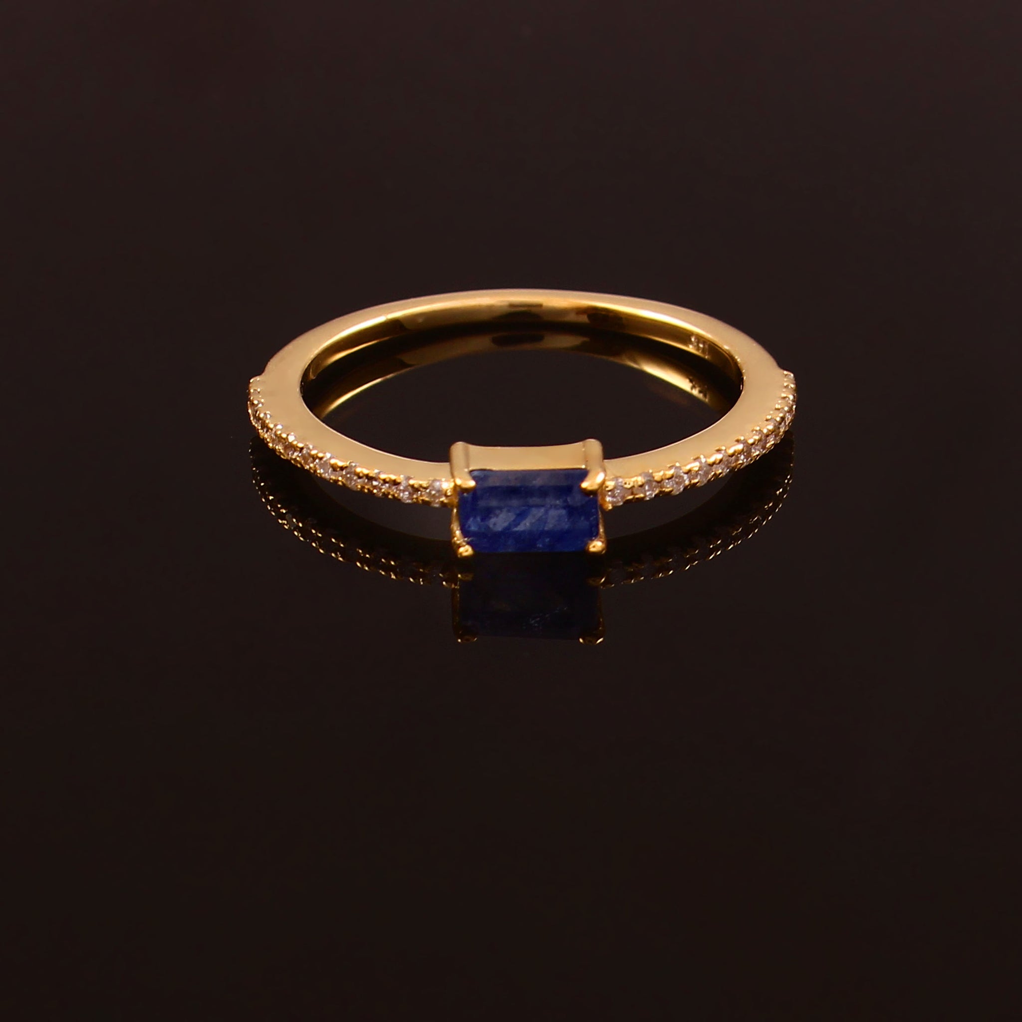 Anillo En Oro Amarillo De 14K Con Diamante Y Zafiro 0.59 Ct