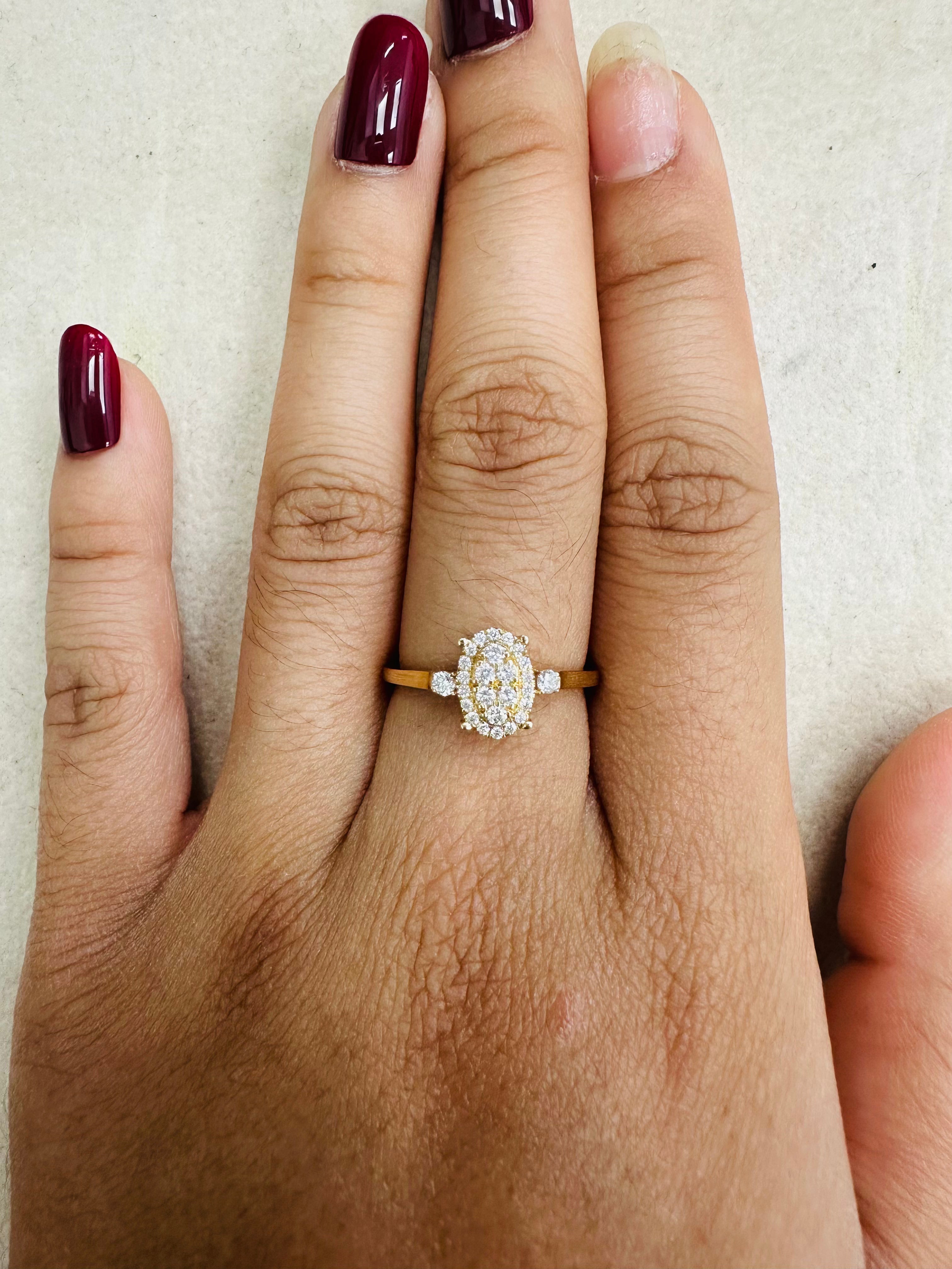 Anillo De Forma Ovalada De Diamantes 0.2 Ct.