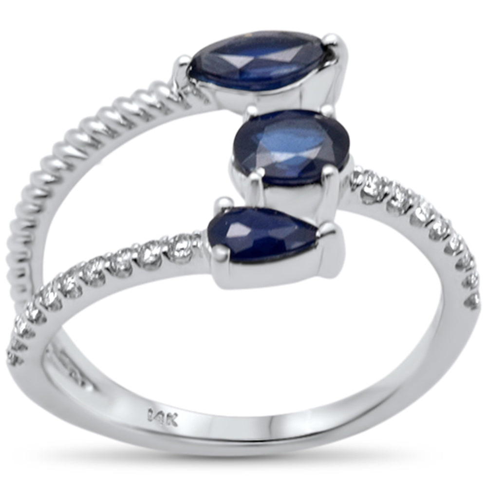 Anillo envolvente con zafiro azul y diamantes en oro blanco de 14K, 1.08CT.