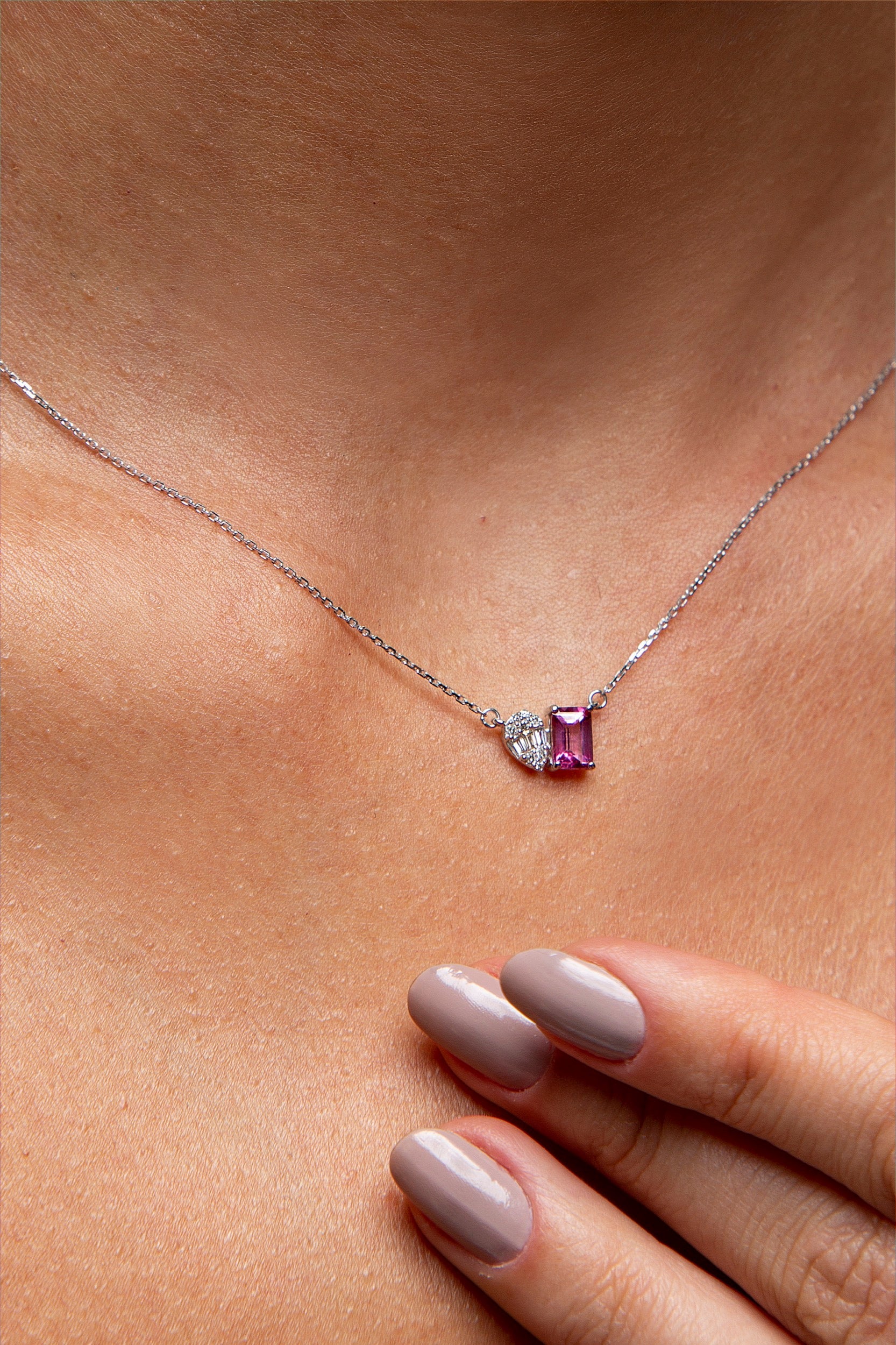 Collar Dije Diamante Zafiro Rosa Oro Blanco 14K 0.84 ct.