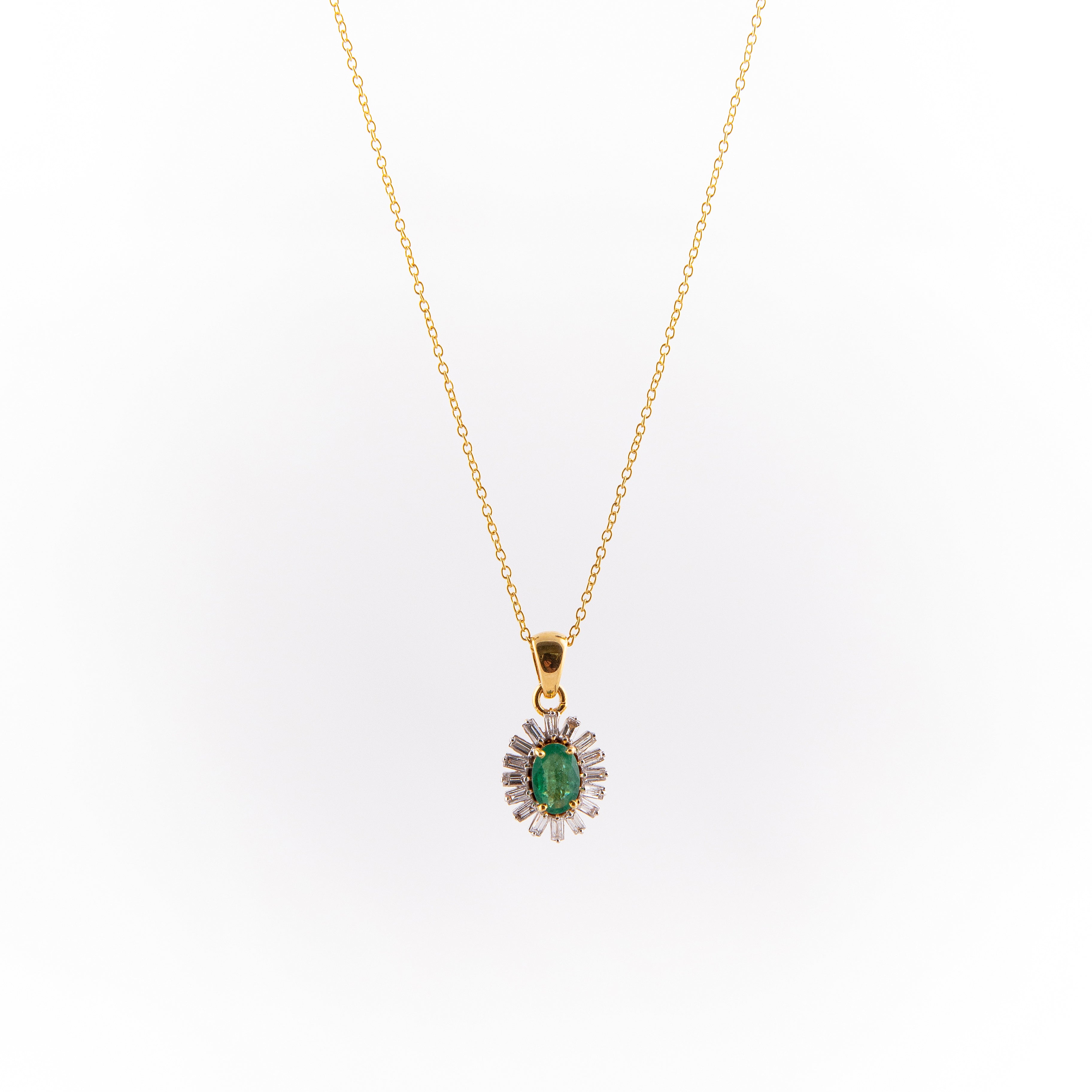 Collar Dije Halo Diamante Esmeralda Oro Amarillo 14K 0.65 ct.