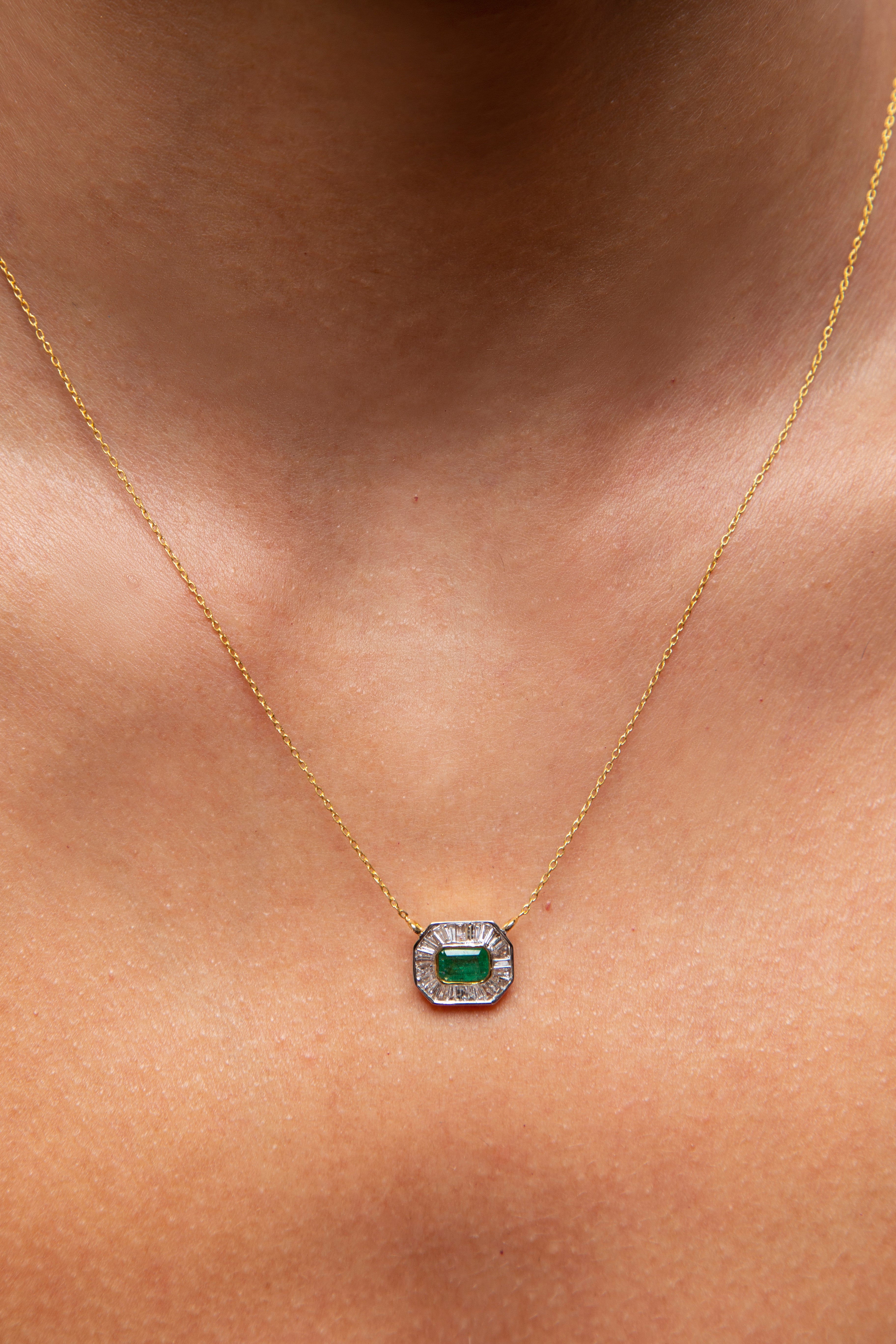 Collar Dije Halo Diamante Zafiro Oro Amarillo 14K 1.16 ct.