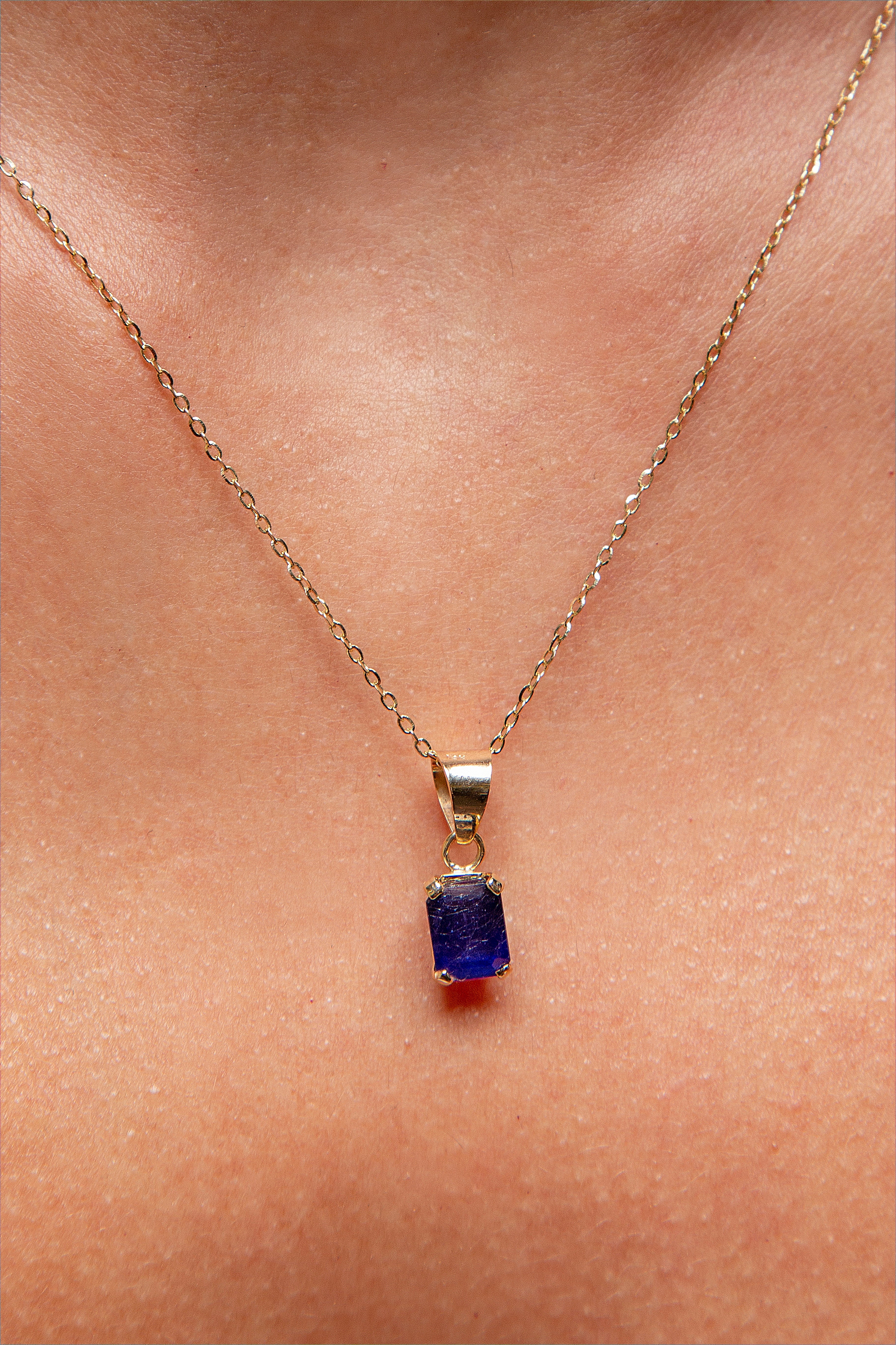 Pendiente de Zafiro Oro Amarillo 14K 3.8 ct.