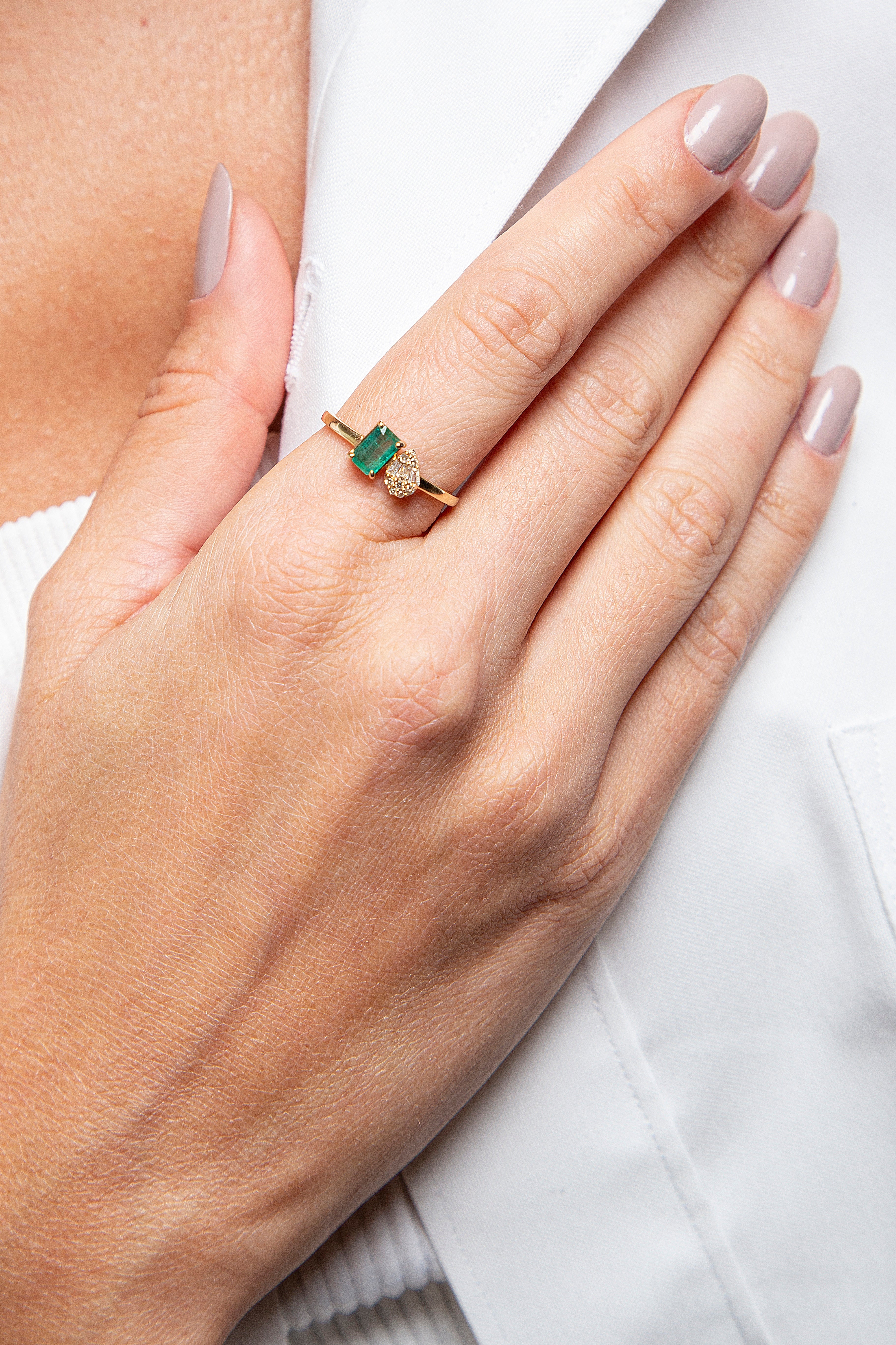 Anillo Diamante Esmeralda Oro Amarillo 14K 0.57 ct.