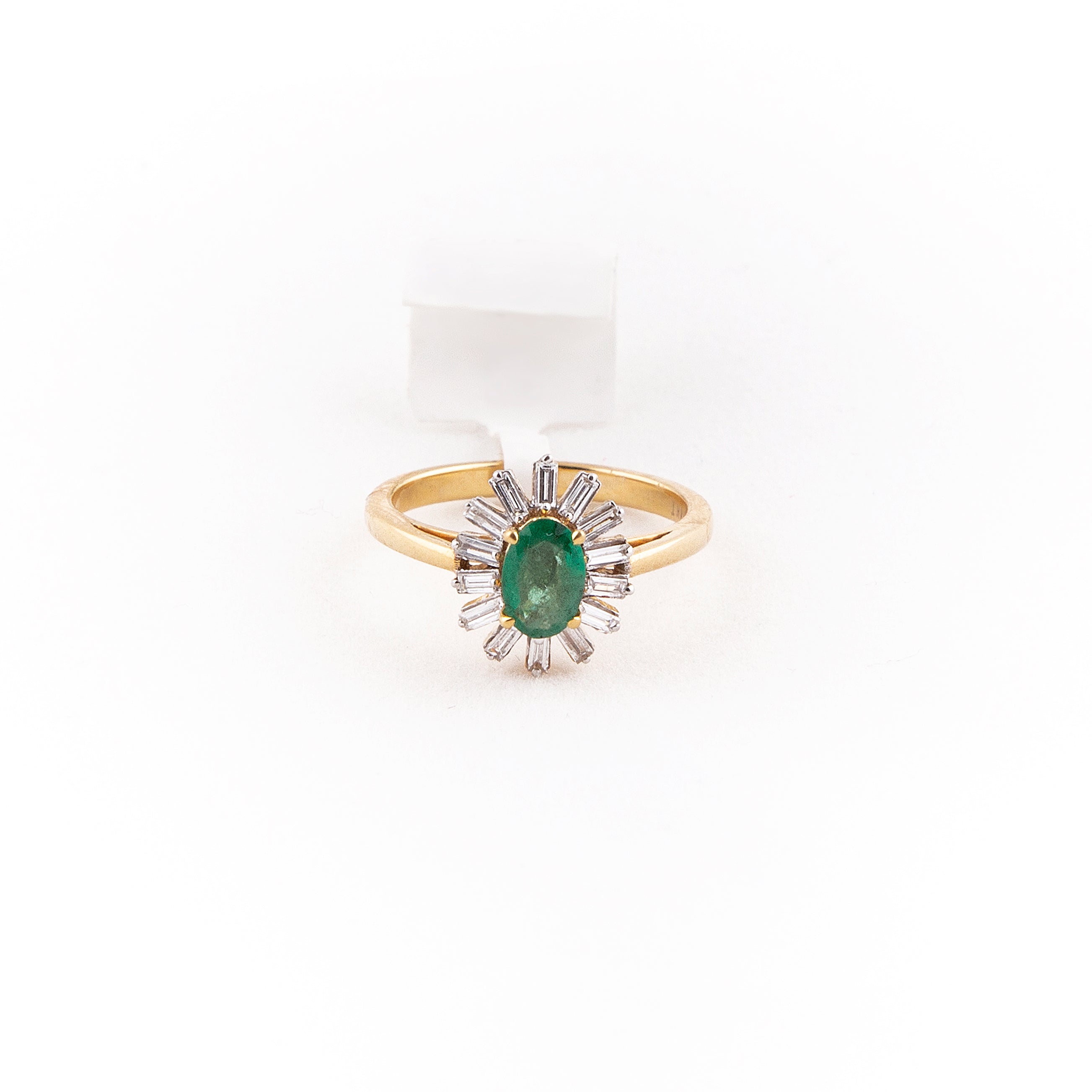 Anillo Halo Diamante Esmeralda Oro Amarillo 14K 0.56 ct.