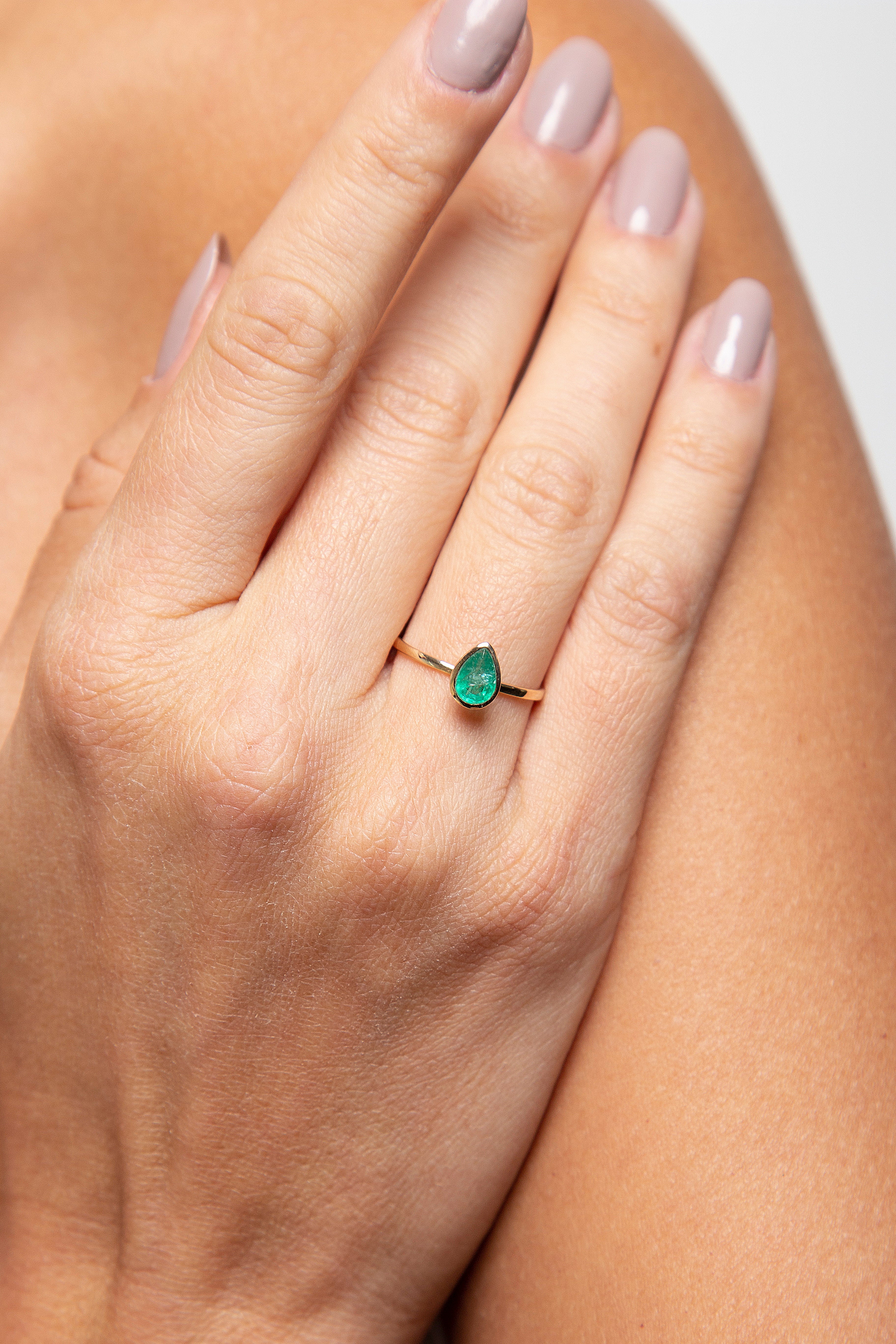 Anillo Solitario Esmeralda Oro Amarillo 14K 0.34 ct.