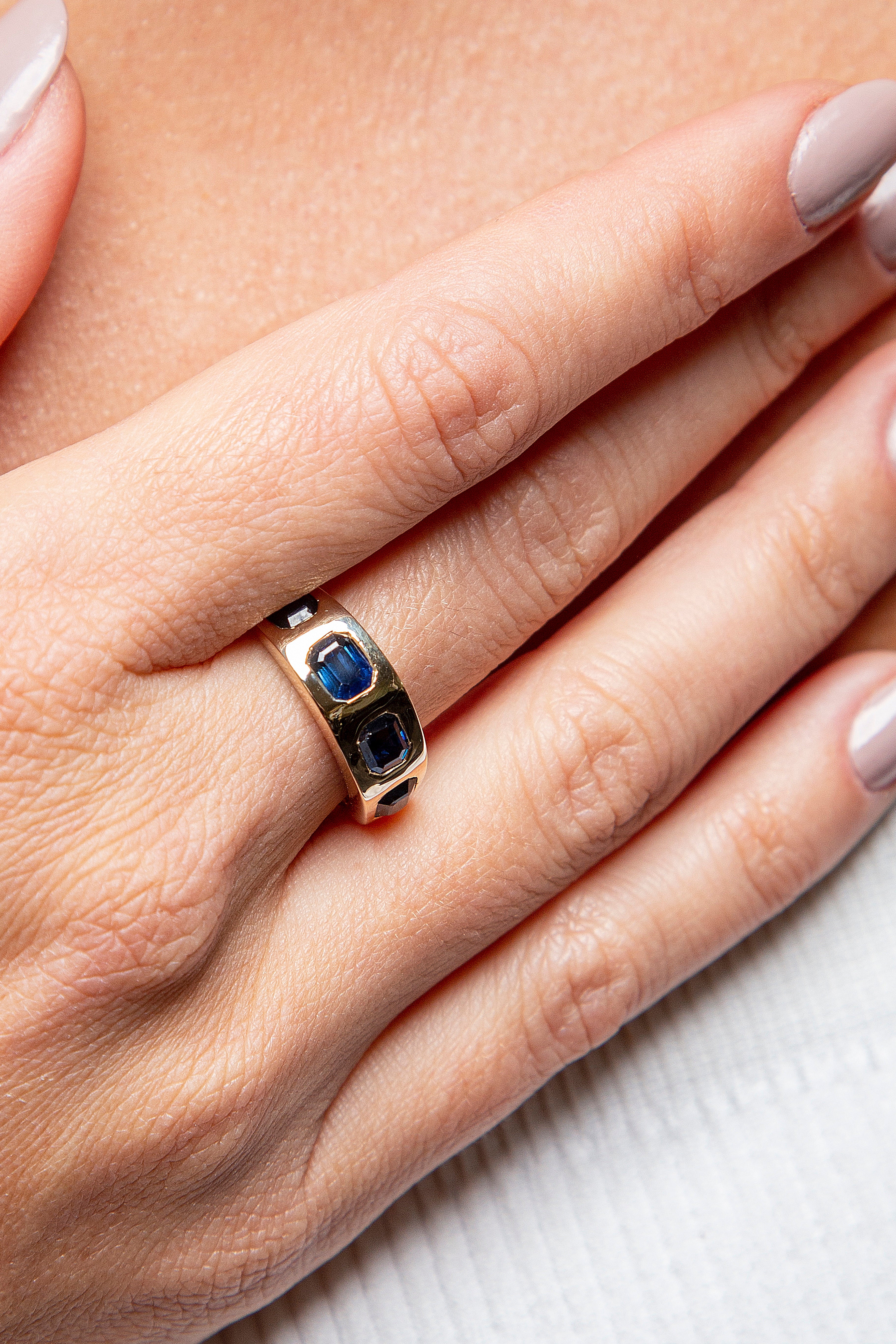 Anillo Zafiro Oro Amarillo 14K 2 ct.