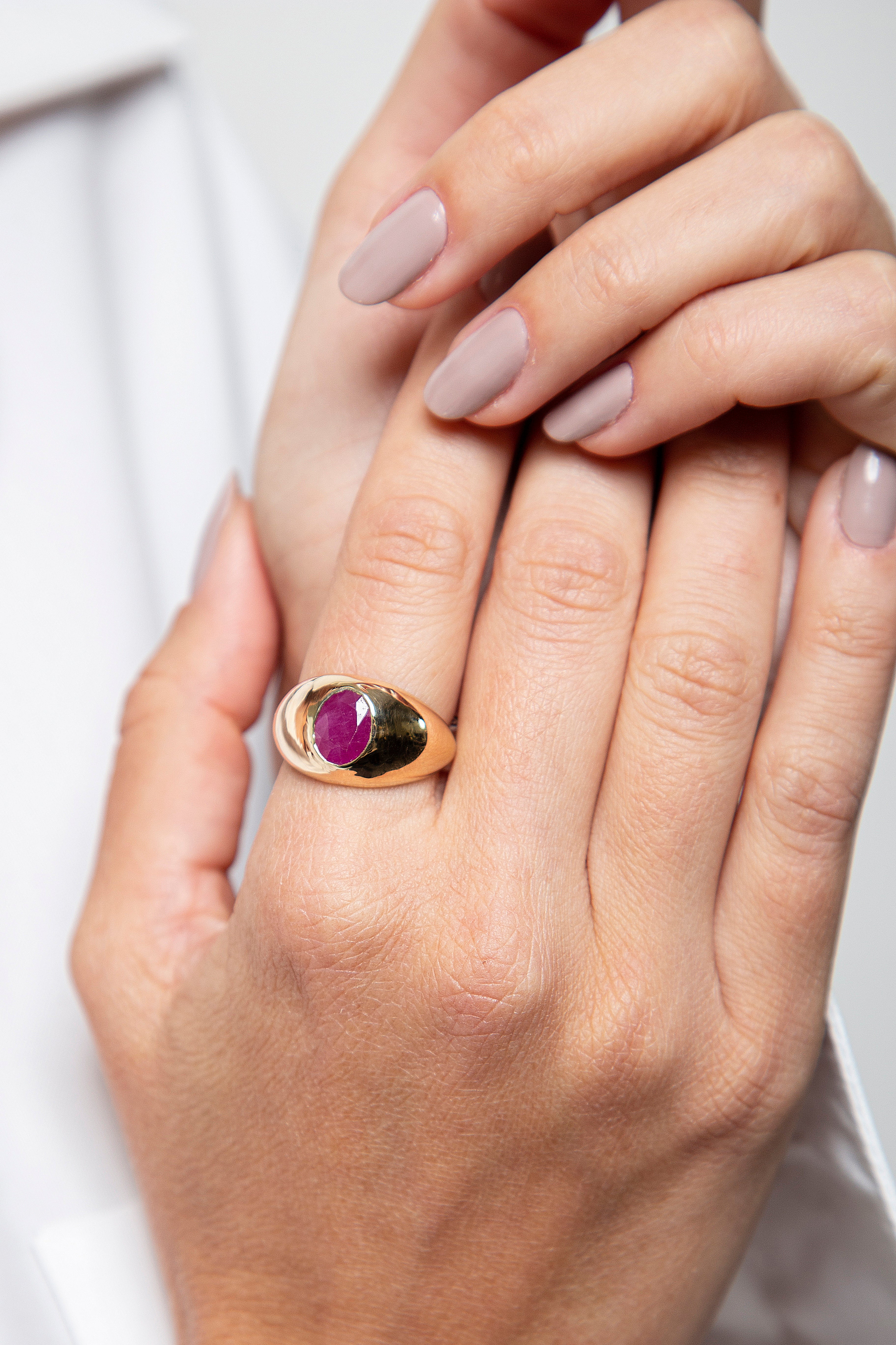 Anillo Rubí Oro Amarillo 14K 2.8 ct.