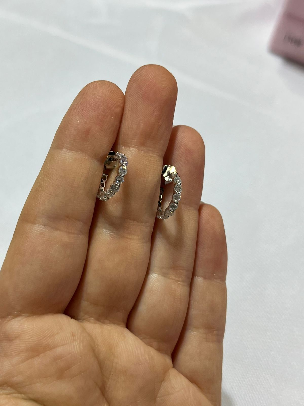 Aretes de Oro Blanco 14K con Diamante