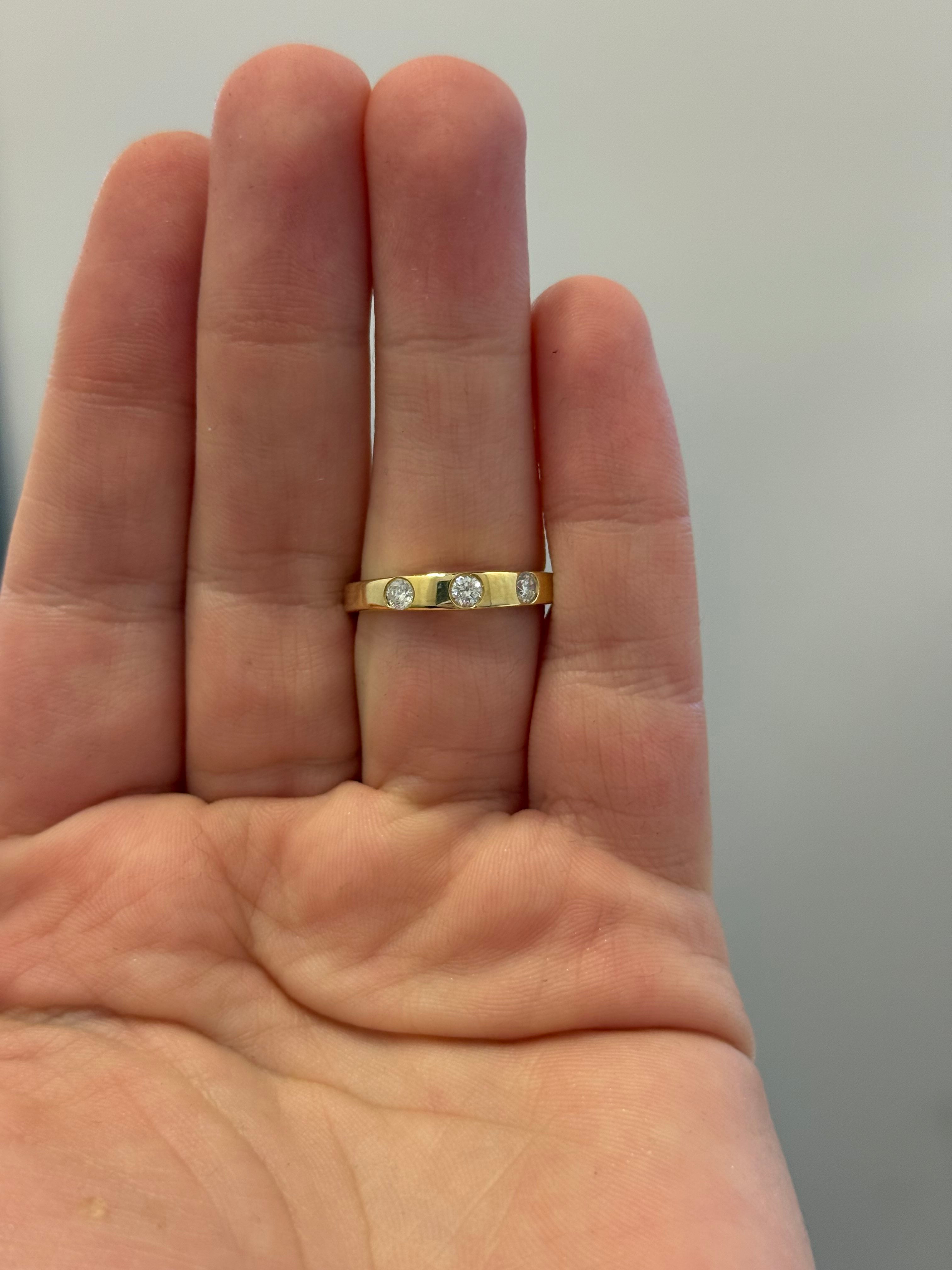 Anillo de Oro Amarillo 14K con Diamante