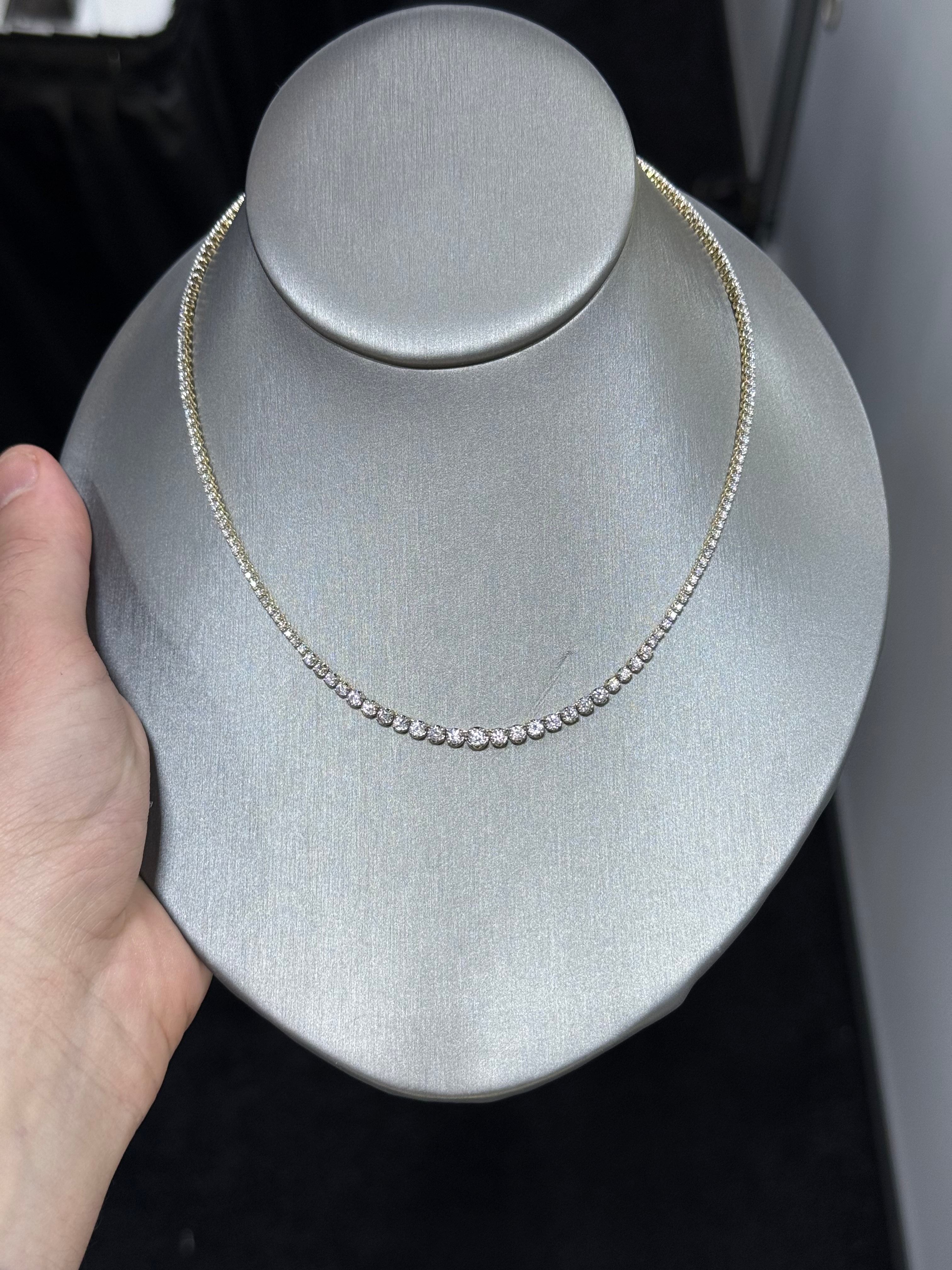 Collar de Oro Amarillo 14K con Diamante