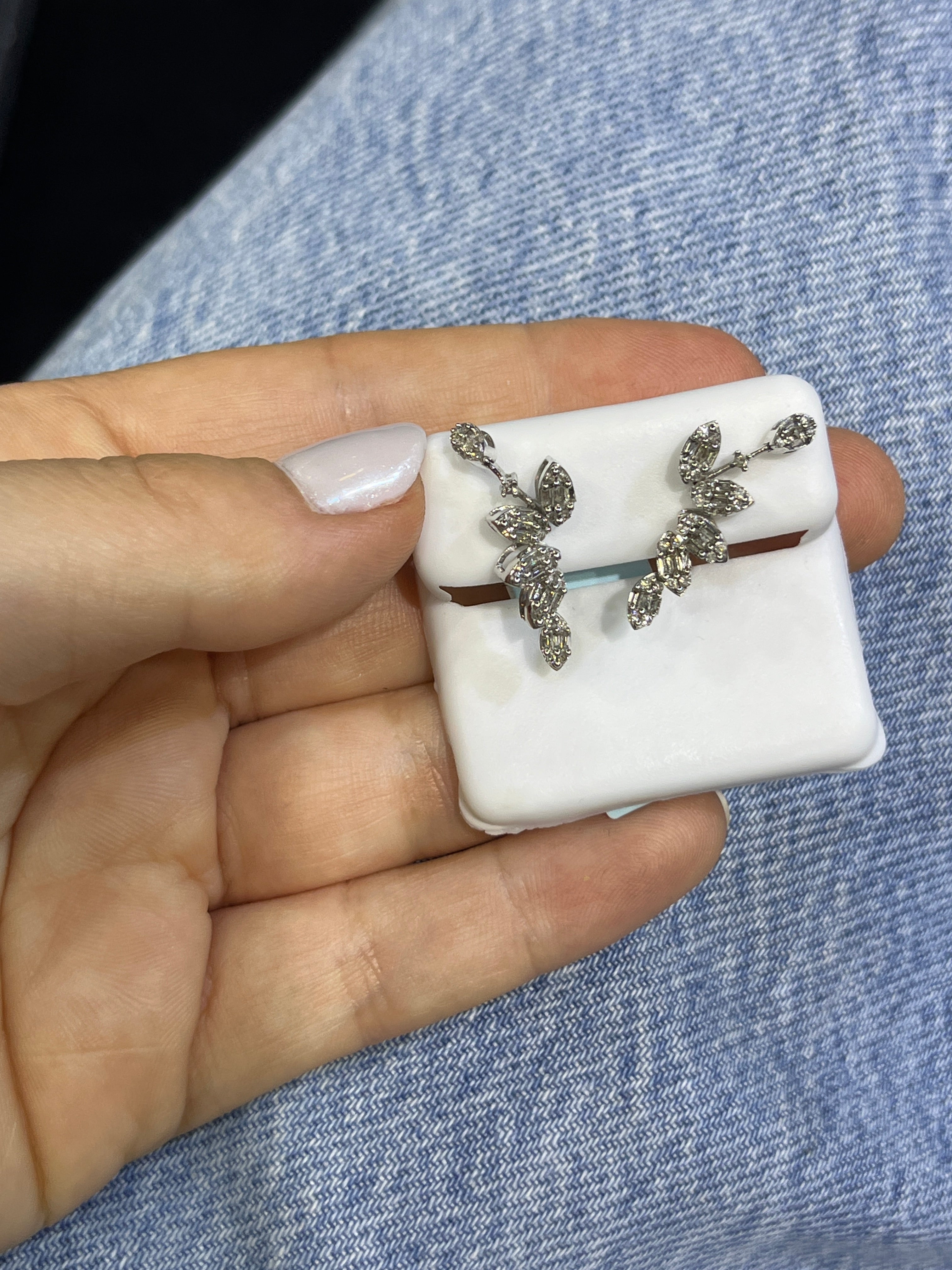 Aretes de  14K con Diamante