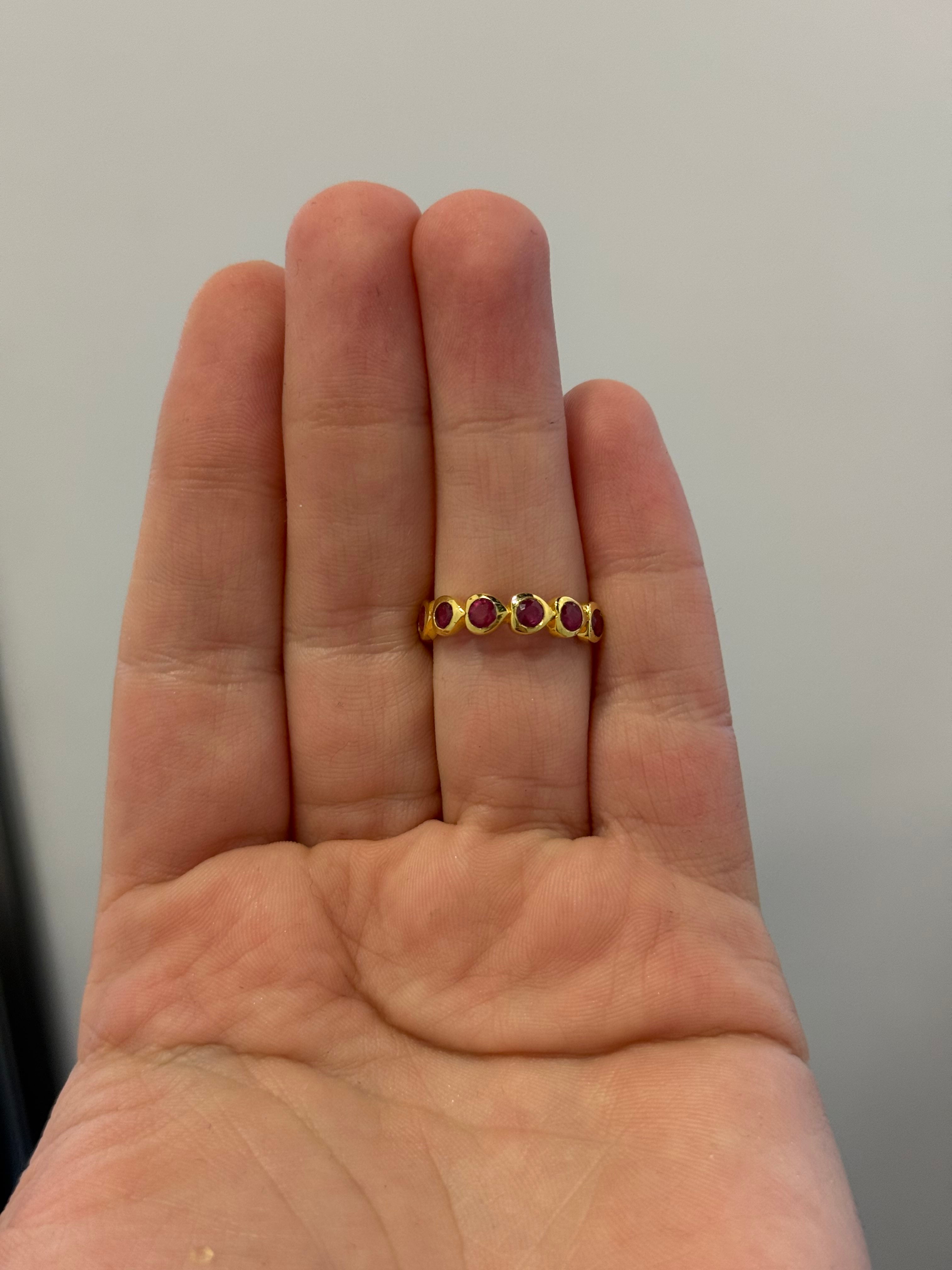 Anillo de Oro Amarillo 14K con Rubí