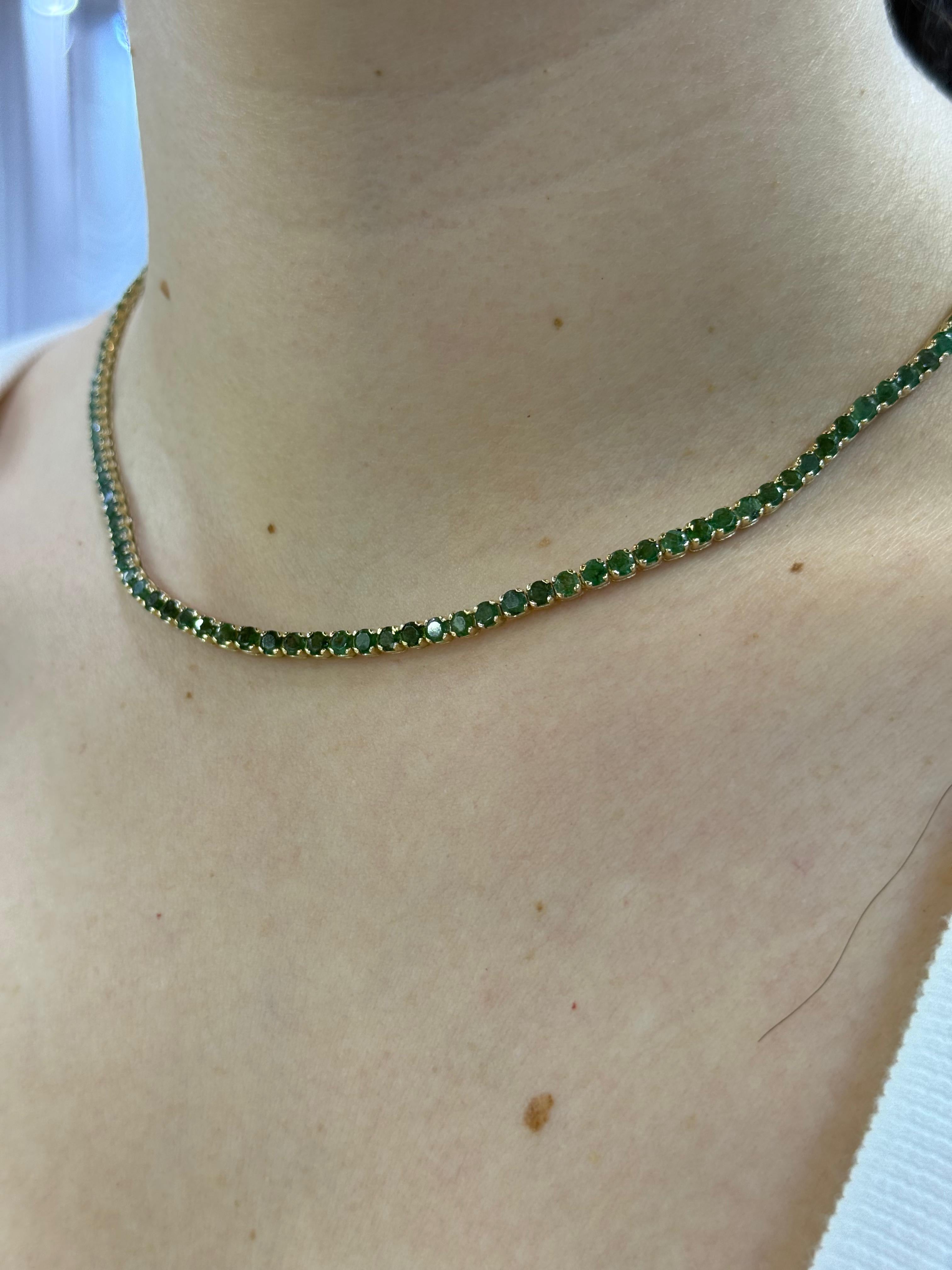 Collar de Oro Amarillo 14K con Esmeralda