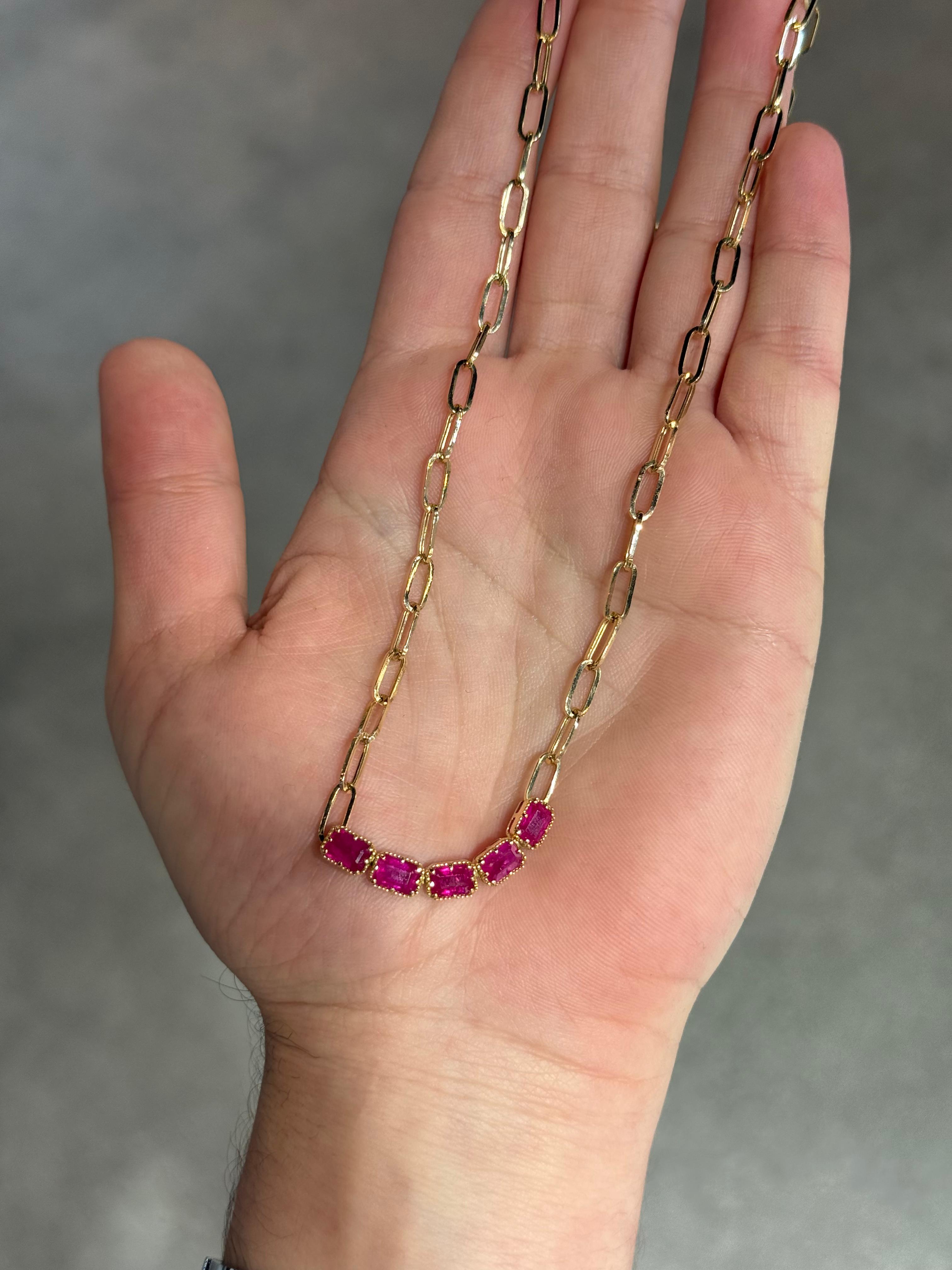 Collar de Oro Amarillo 18K con Rubí