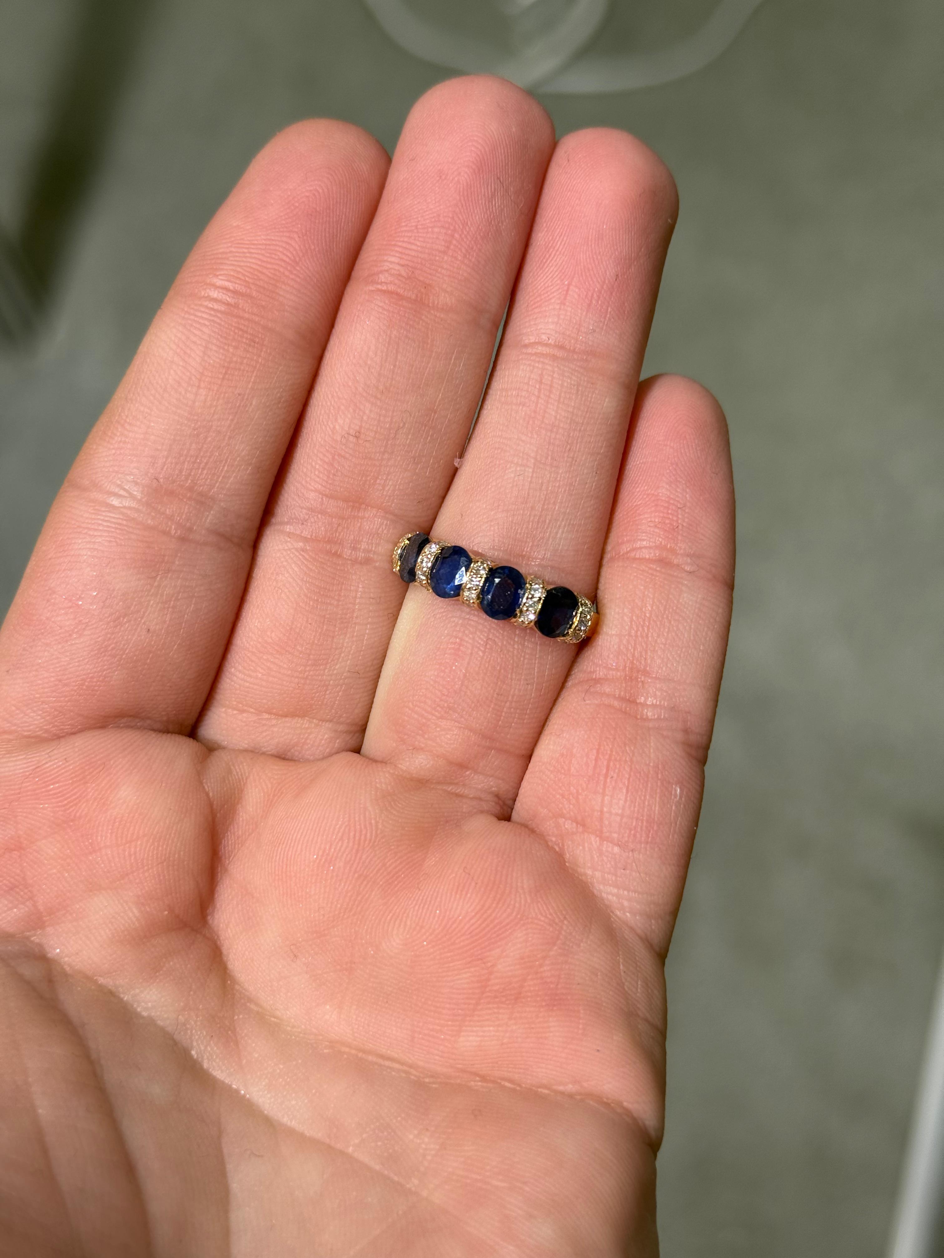Anillo de Oro Amarillo 14K con Diamante y Zafiro