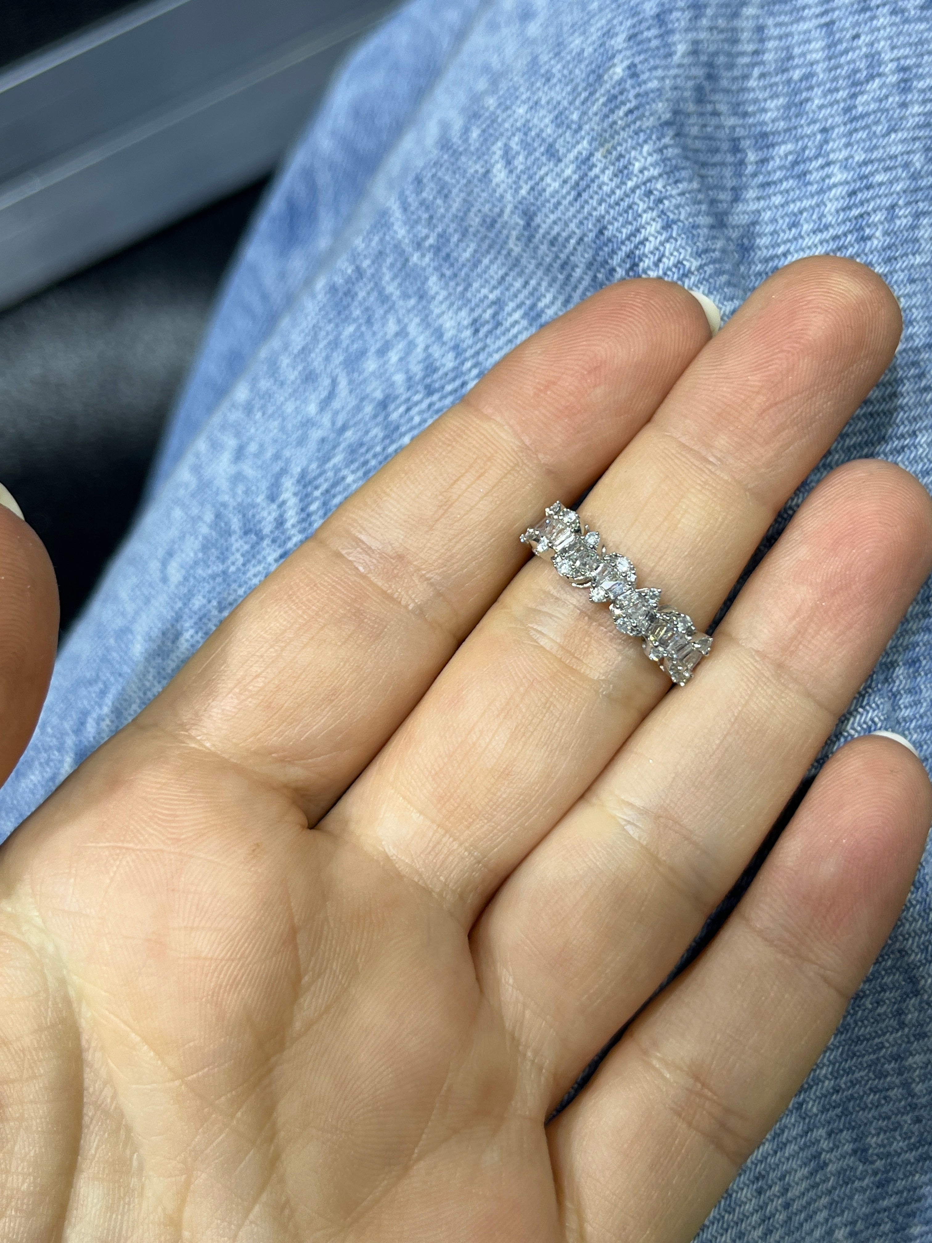 Anillo de Oro Blanco 14K con Diamante